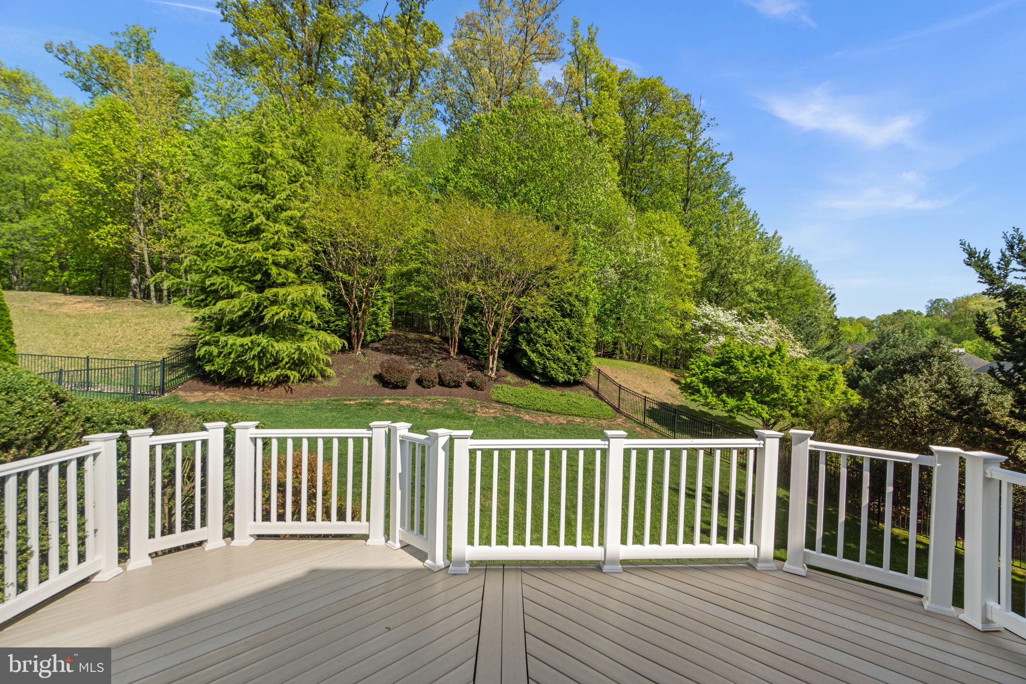 CRESTWOOD - Residential