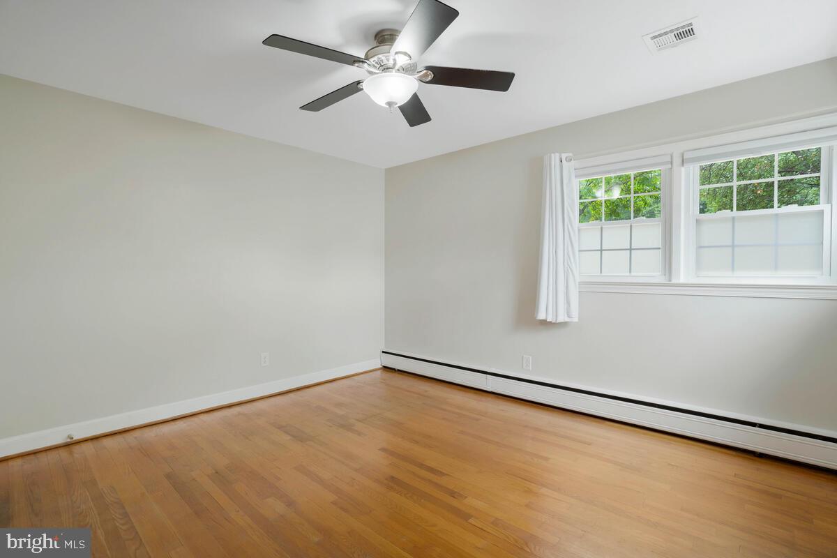 TOWN CREEK - Residential Lease