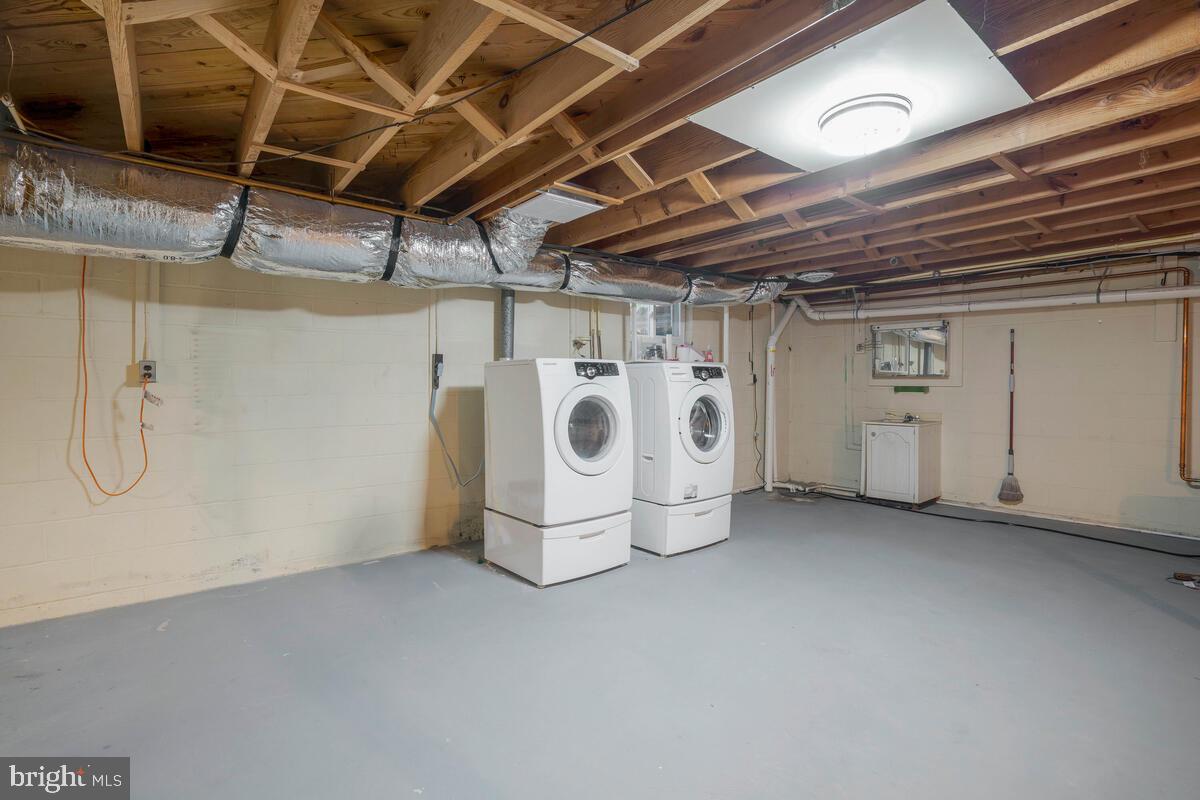 TOWN CREEK - Residential Lease