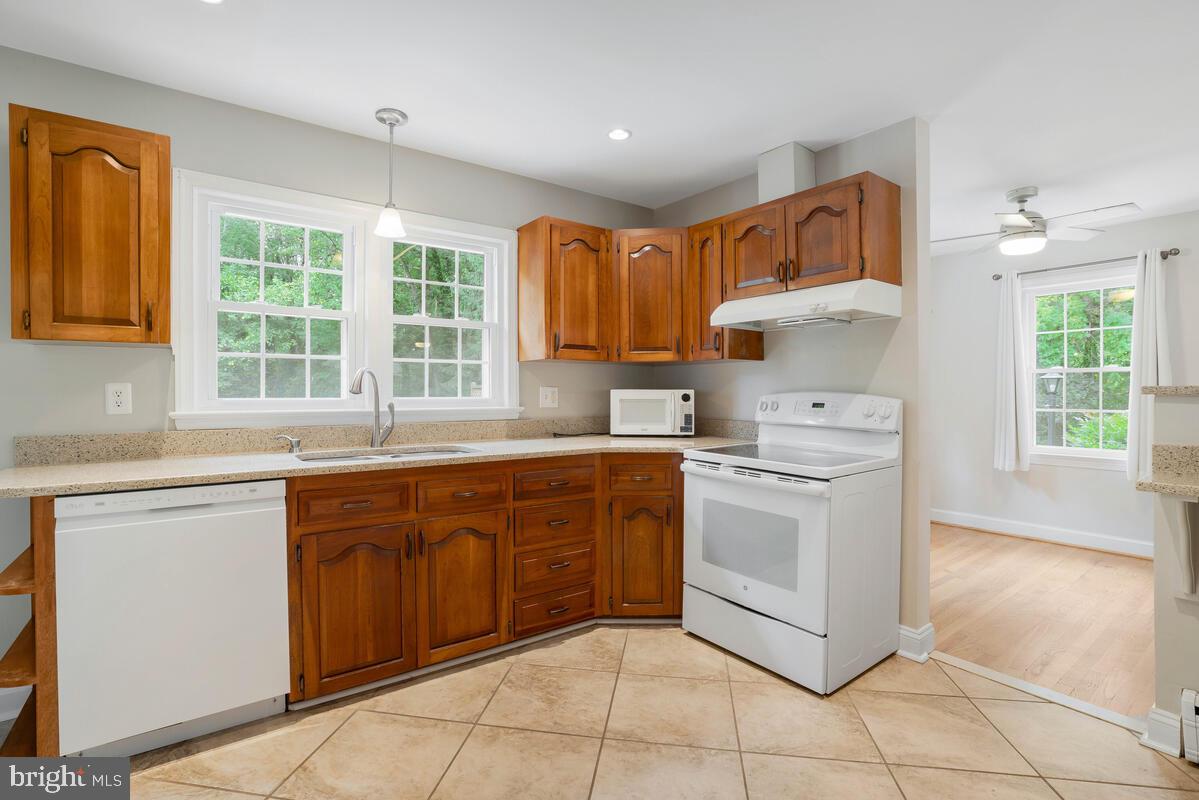 TOWN CREEK - Residential Lease