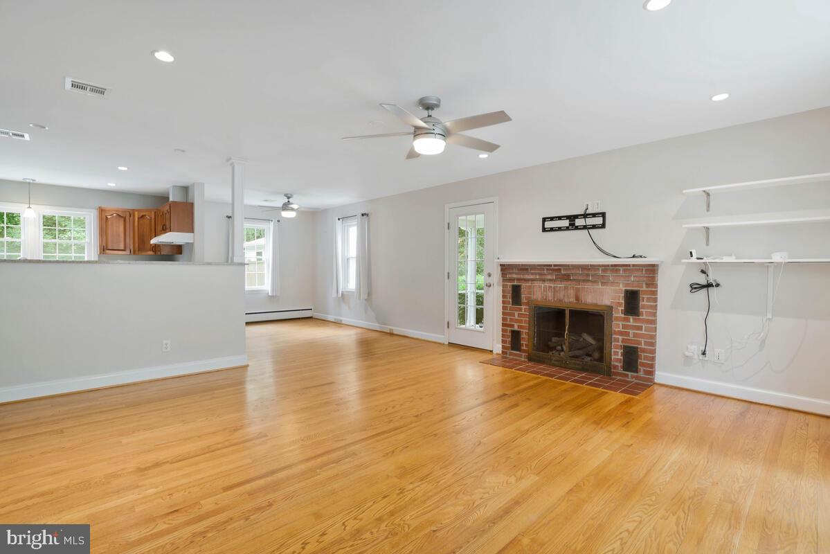 TOWN CREEK - Residential Lease