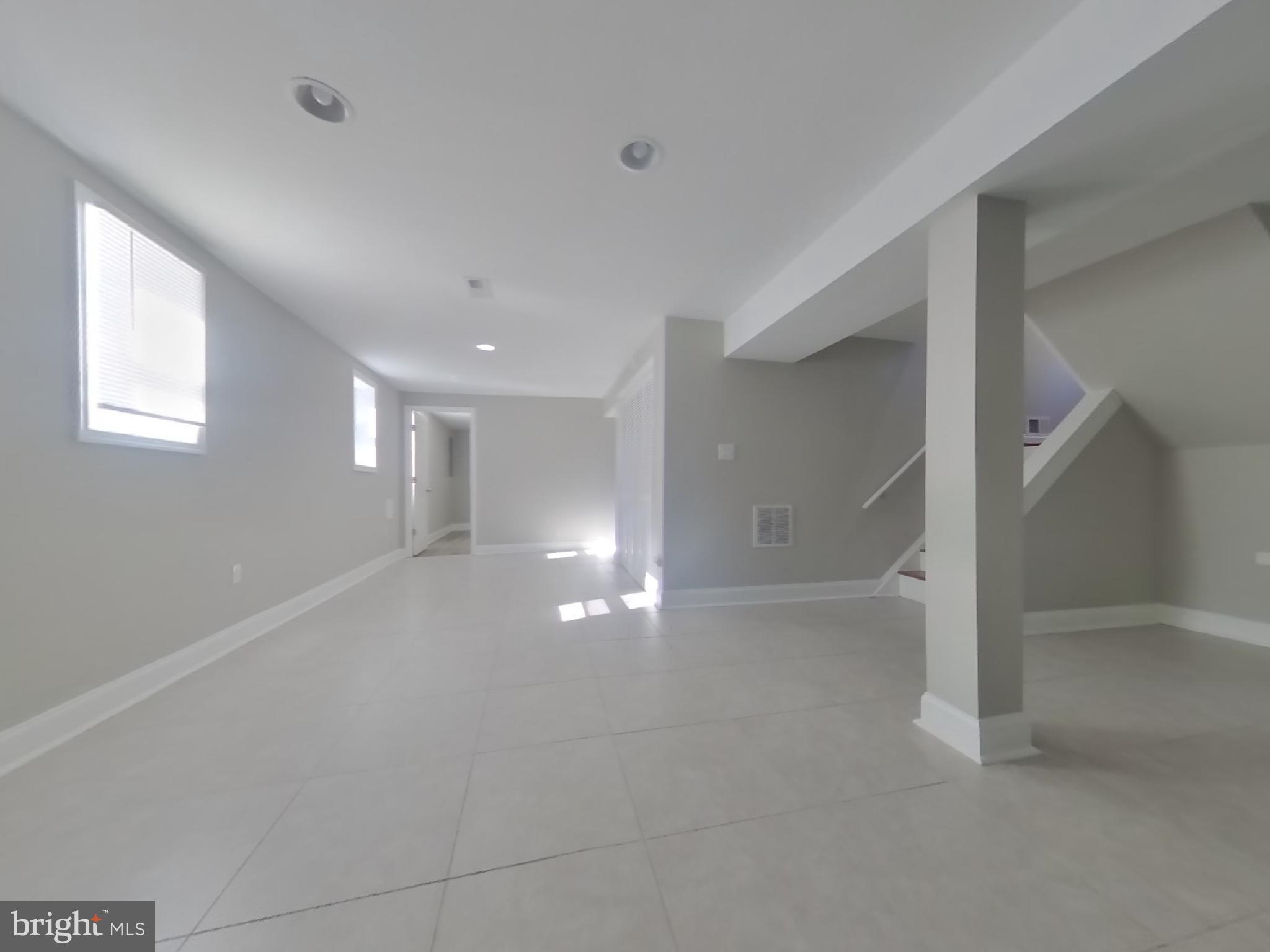 NORTH ROBLEE ACRES - Residential Lease