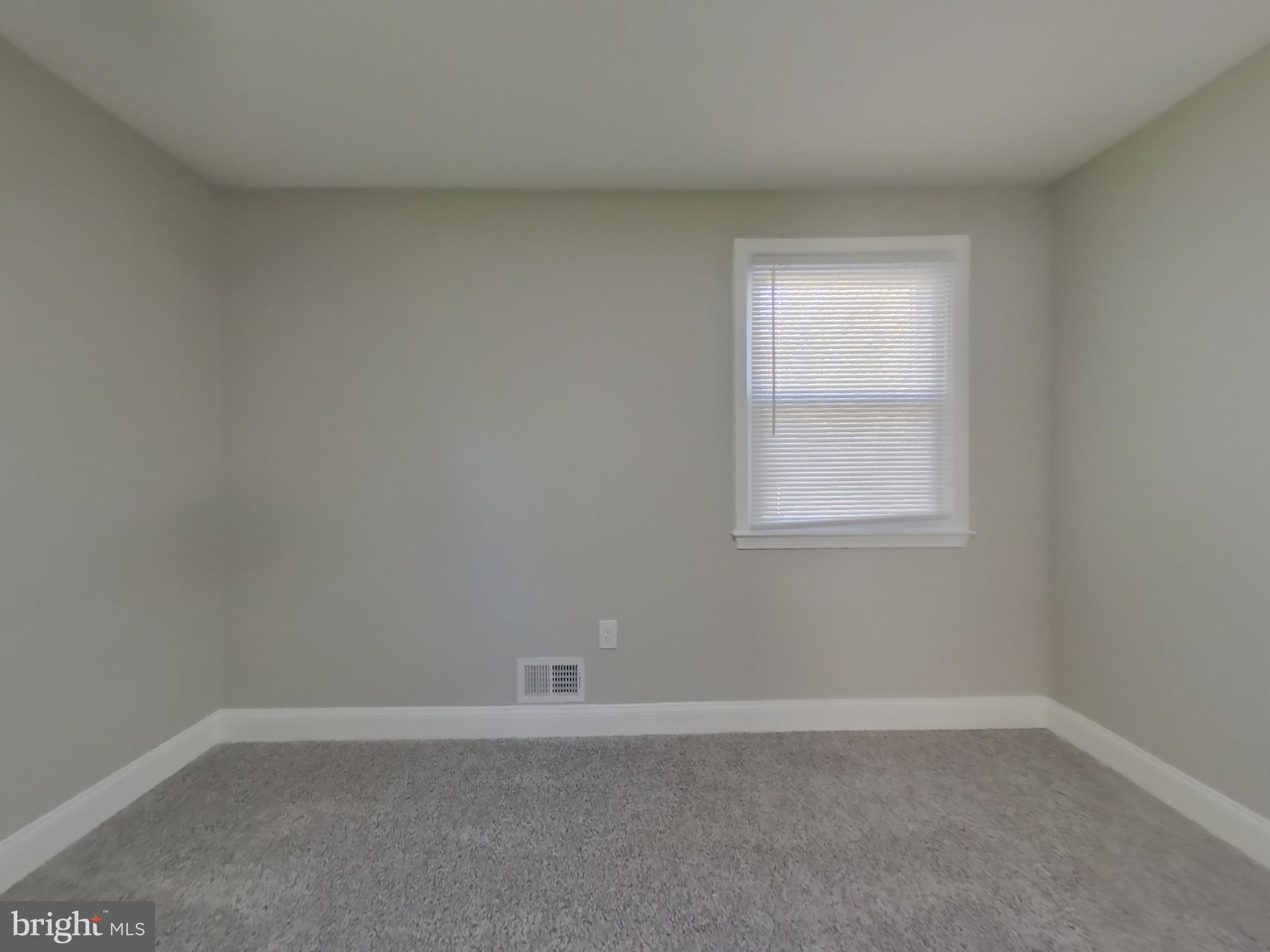 NORTH ROBLEE ACRES - Residential Lease