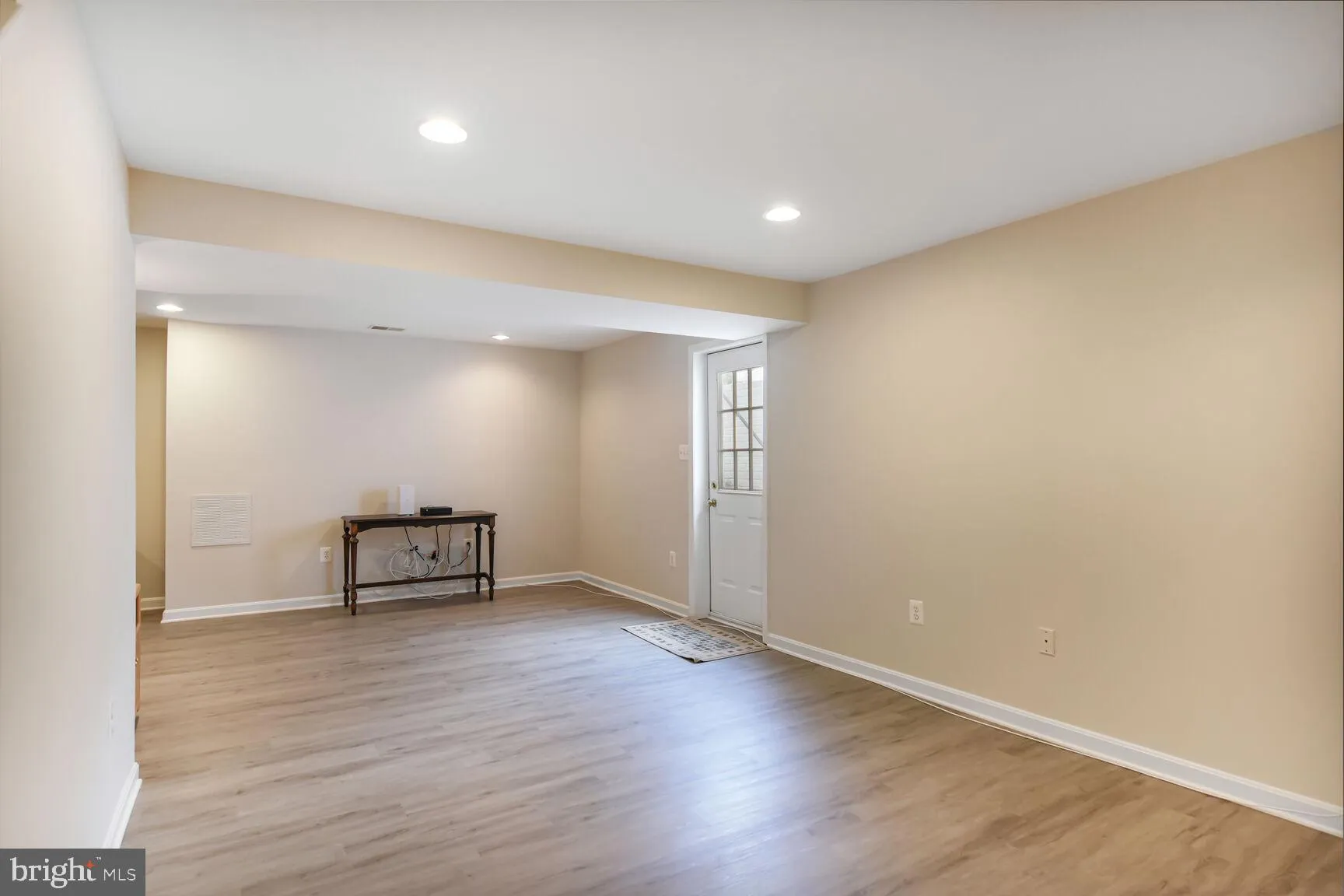 Ashburn, Virginia 20147, United States, 4 Bedrooms Bedrooms, ,4 BathroomsBathrooms,Residential,Contingent,152607