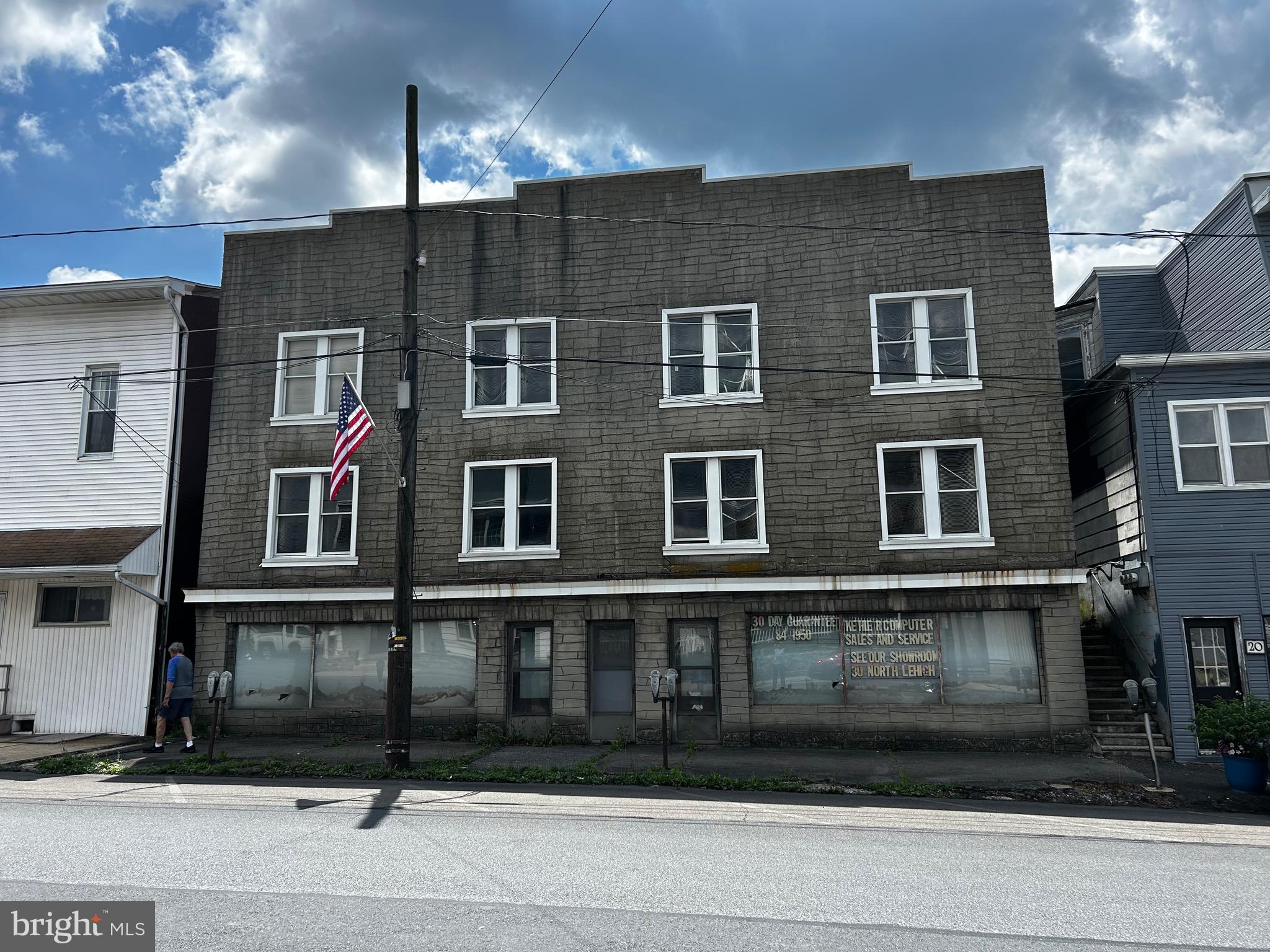 16 N LEHIGH AVENUE