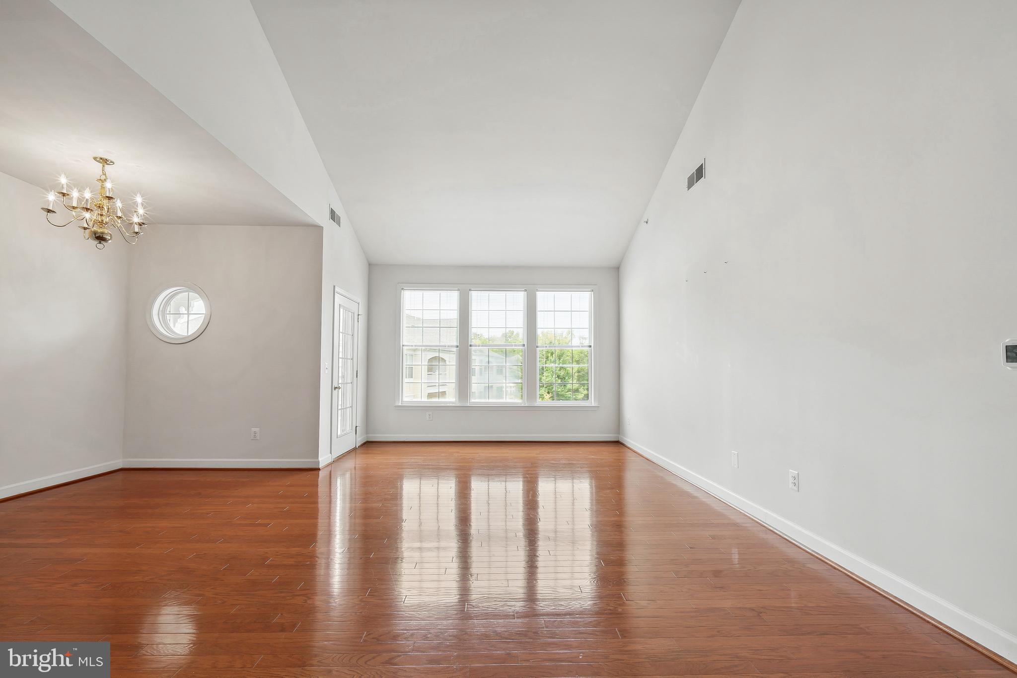 FOUR SEASONS ESTATES - Residential