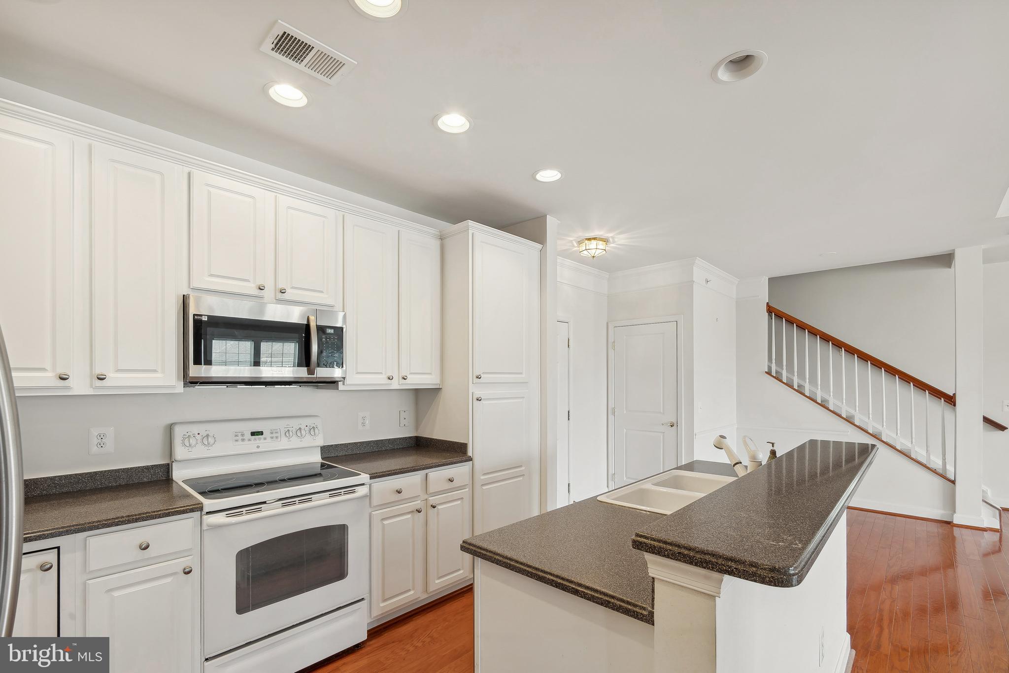 FOUR SEASONS ESTATES - Residential