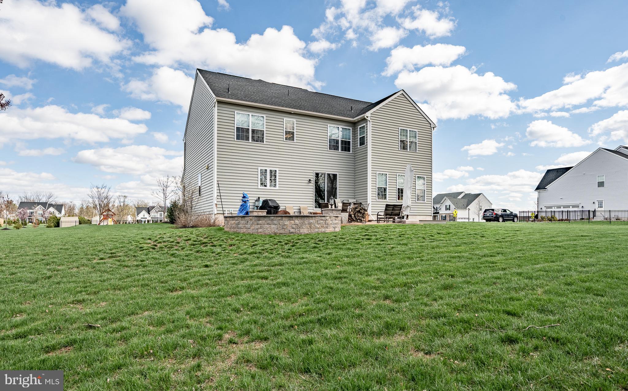 FOUNDERS RESERVE - Residential