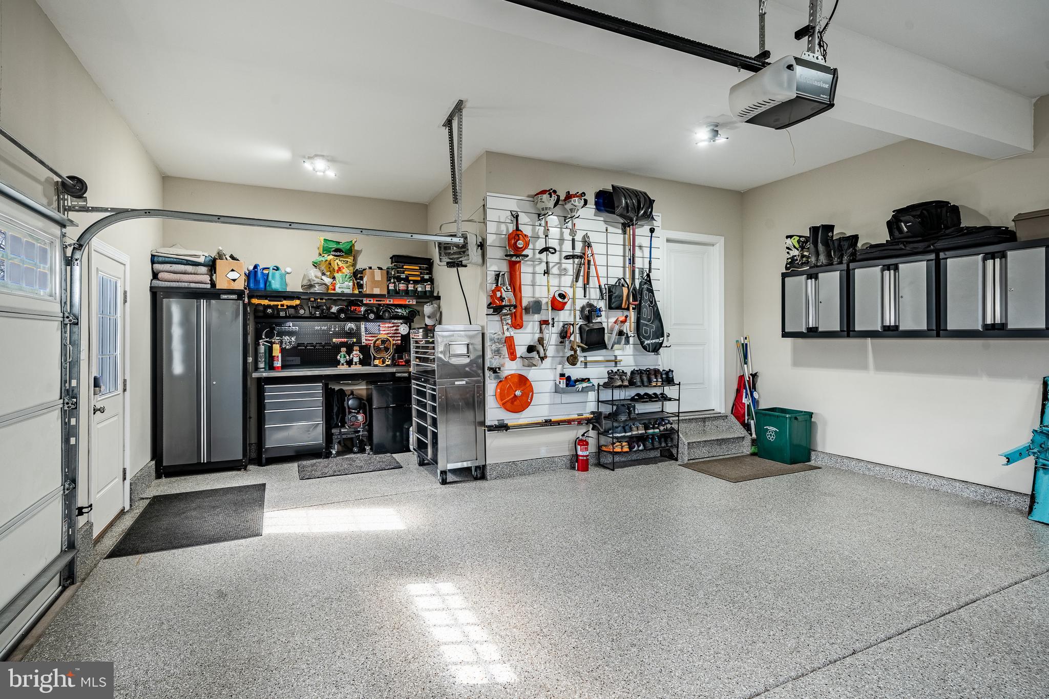 FOUNDERS RESERVE - Residential