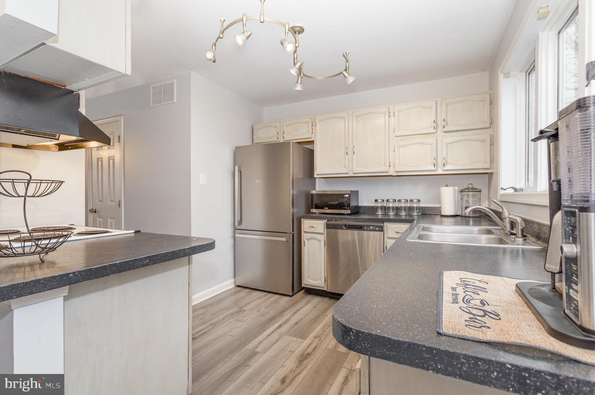 VALLEY GREEN VILLAGE - Residential