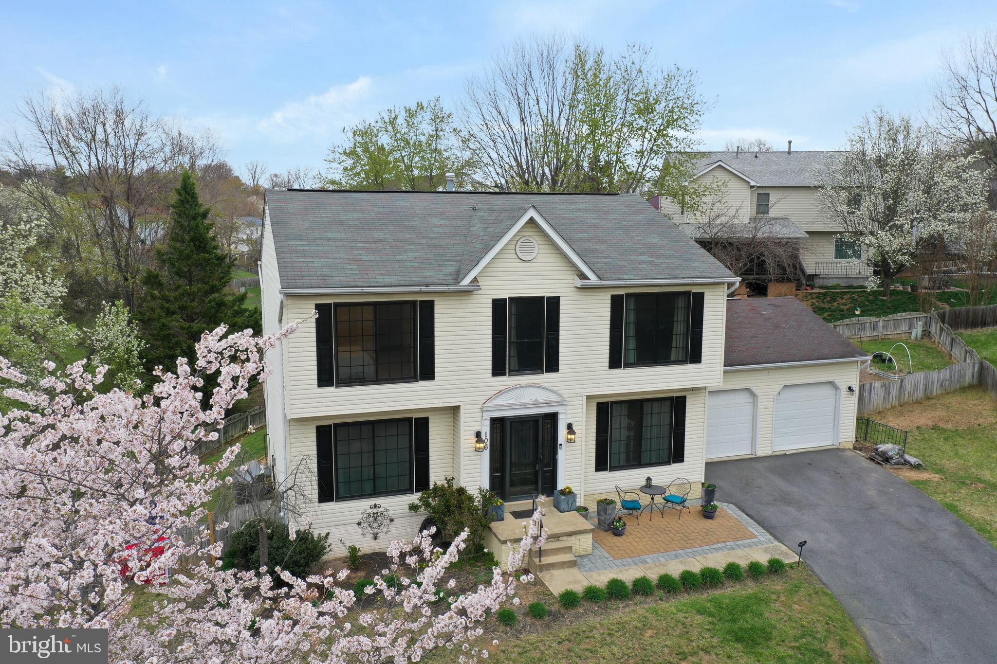 APPLE RIDGE - Residential