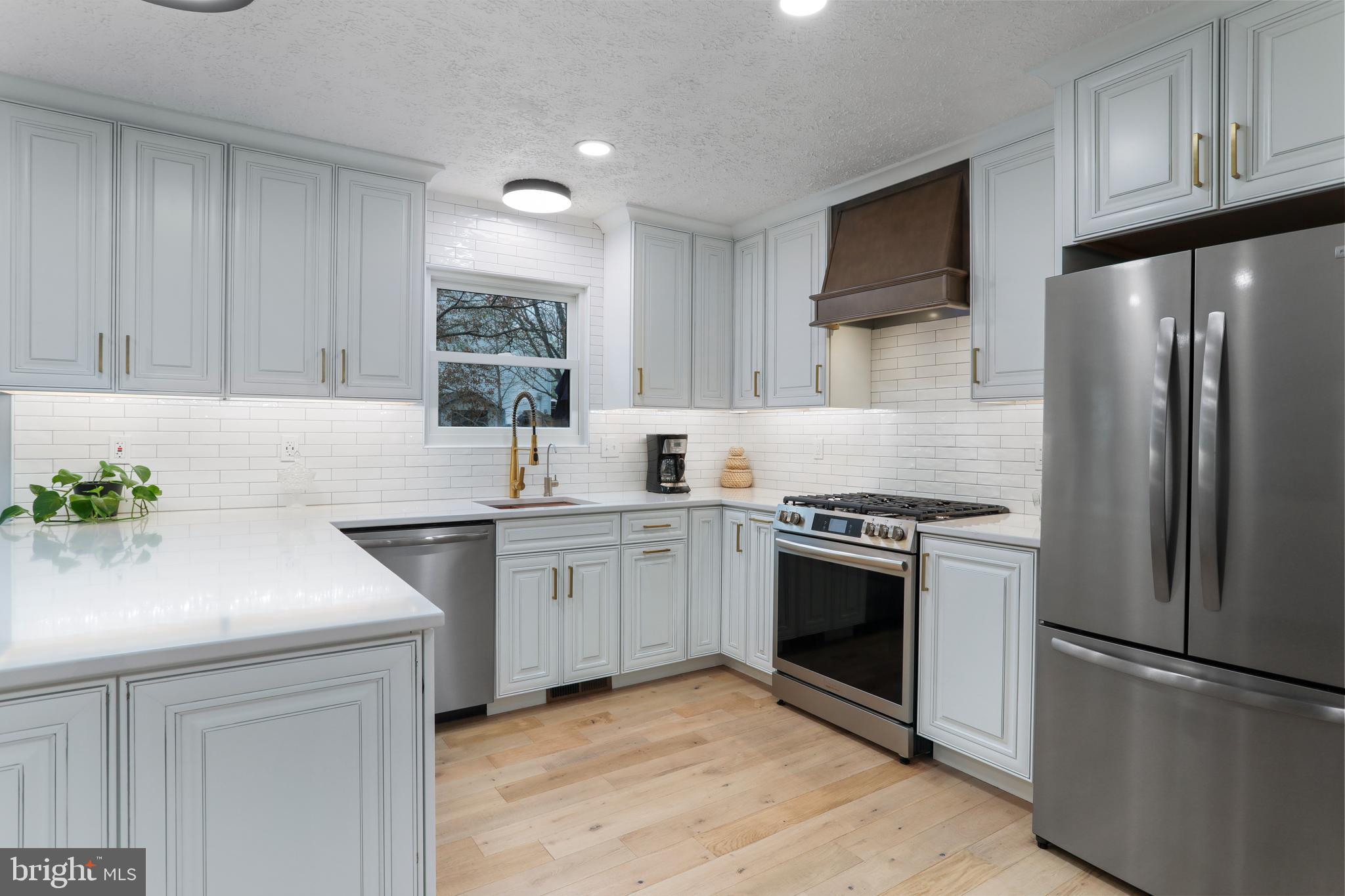 APPLE RIDGE - Residential