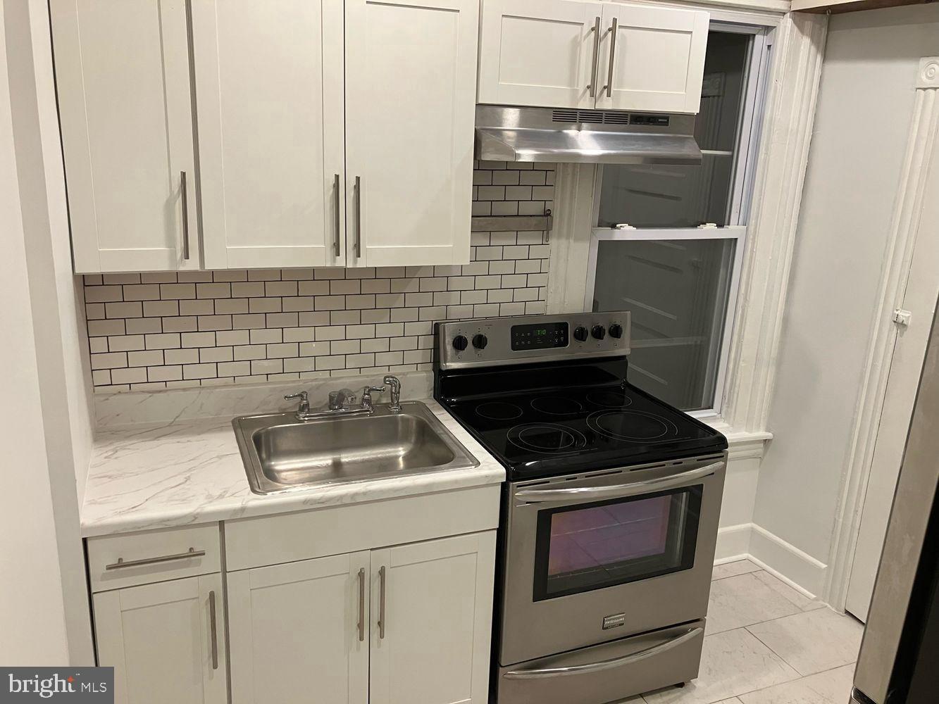 607 S 52ND STREET