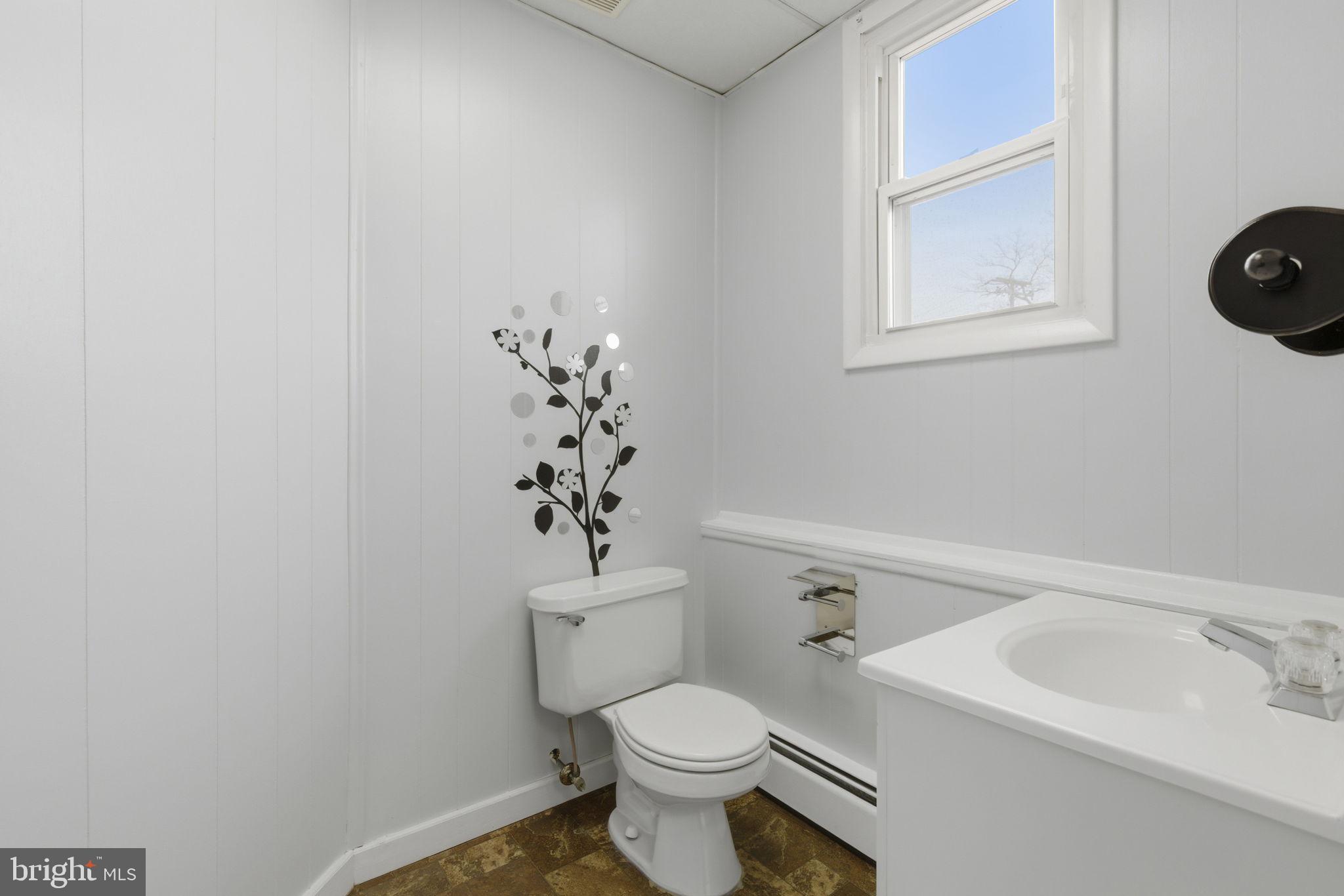 211 W BEL AIR AVENUE