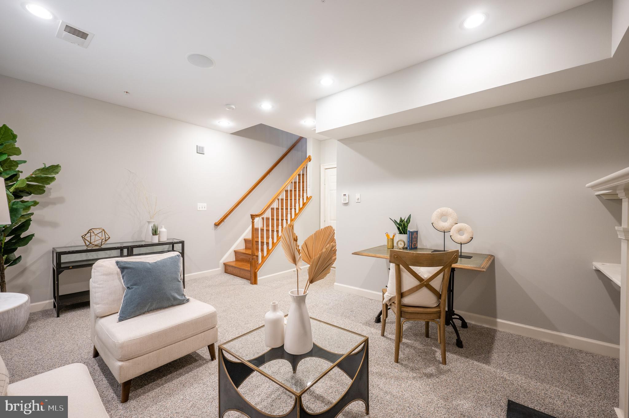 CHATHAM SQUARE - Residential