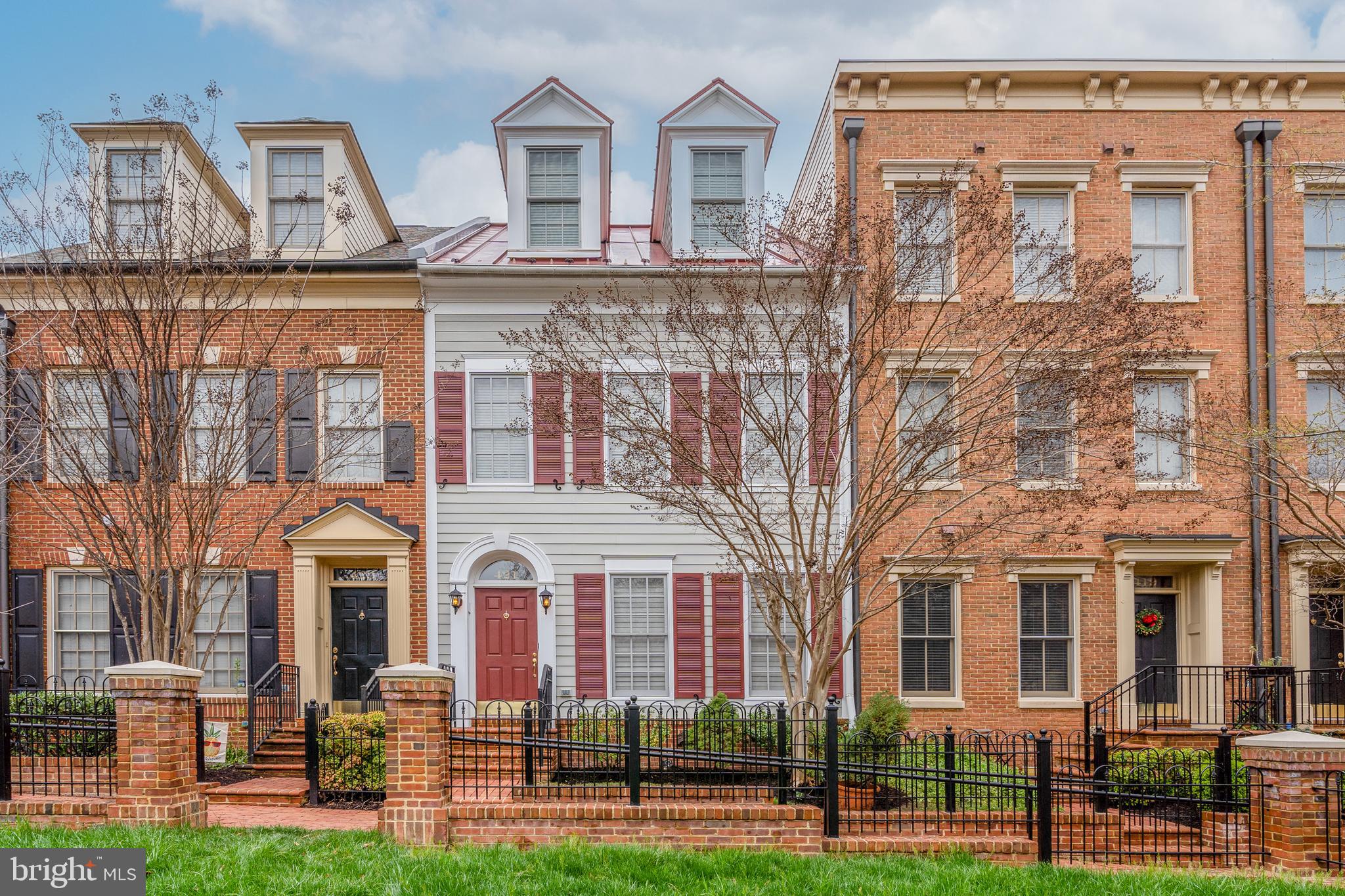CHATHAM SQUARE - Residential