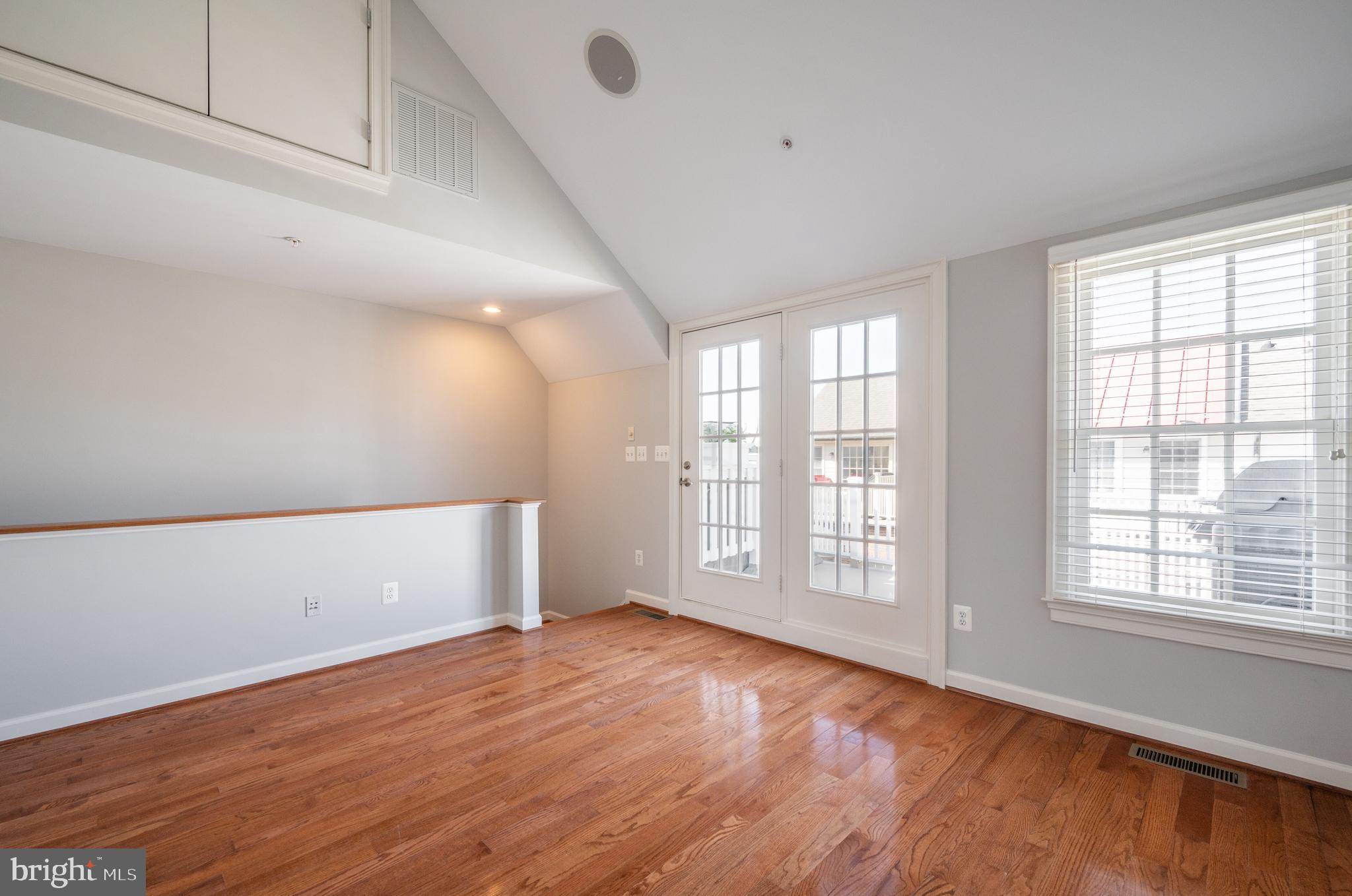 CHATHAM SQUARE - Residential