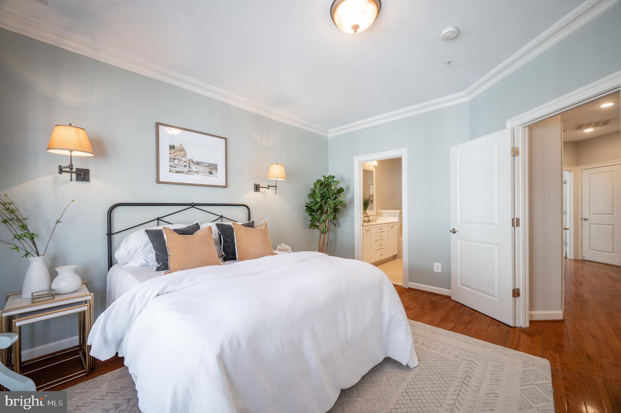 CHATHAM SQUARE - Residential