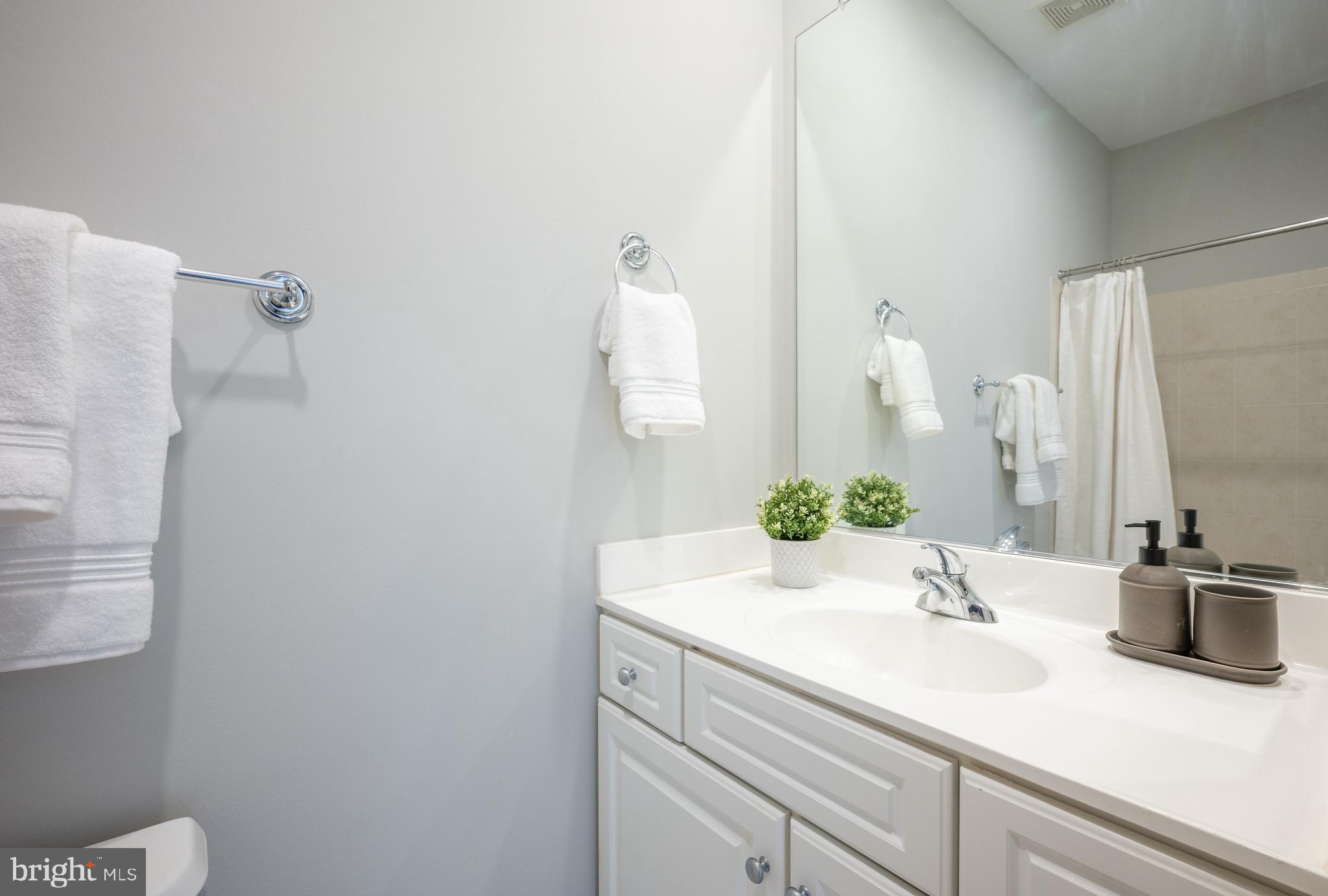 CHATHAM SQUARE - Residential