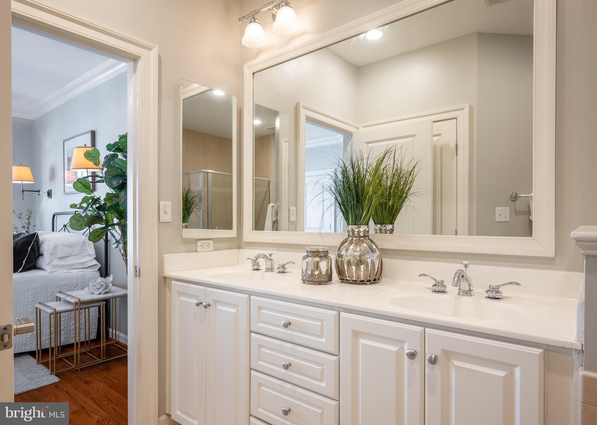 CHATHAM SQUARE - Residential