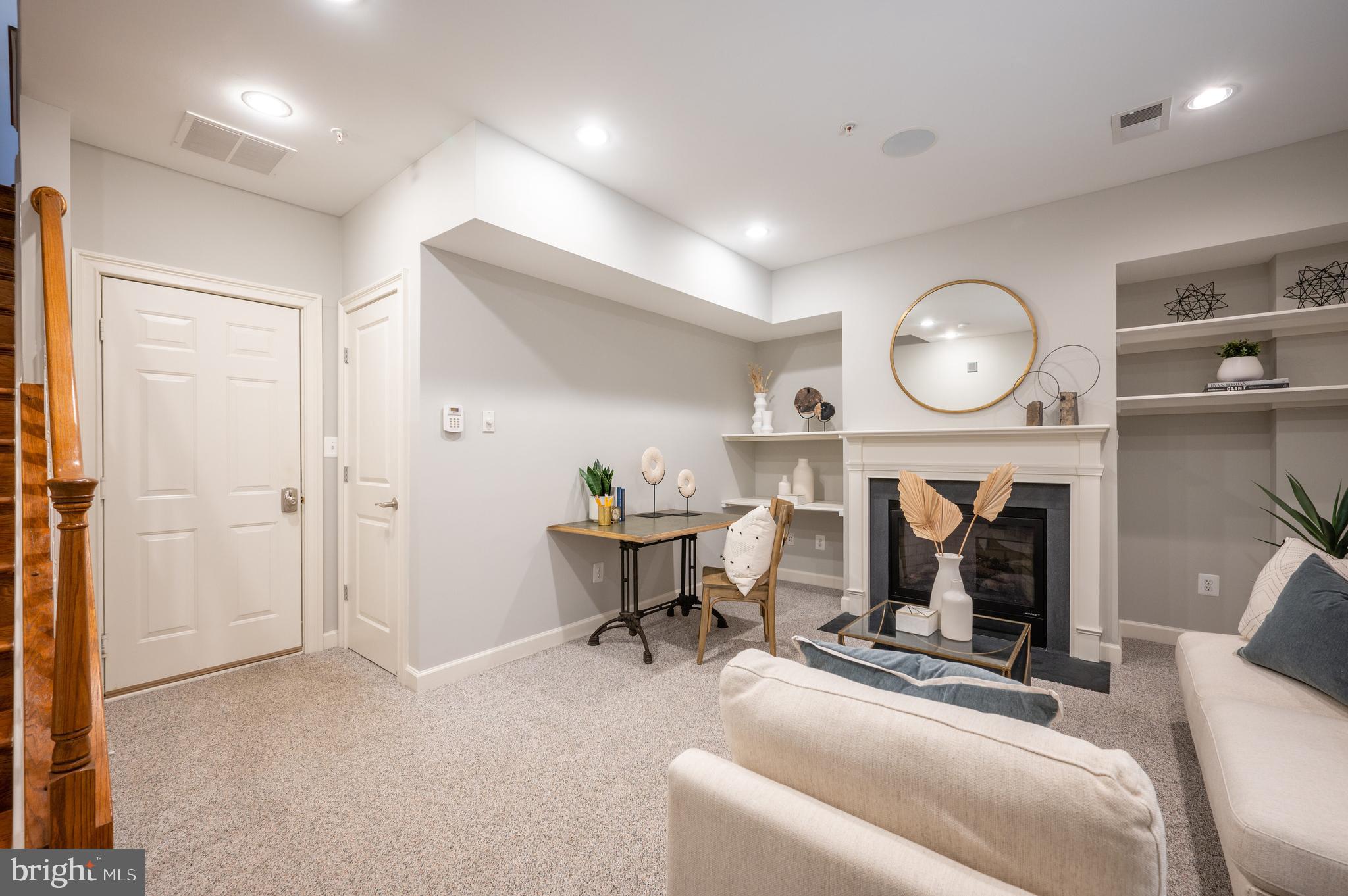 CHATHAM SQUARE - Residential