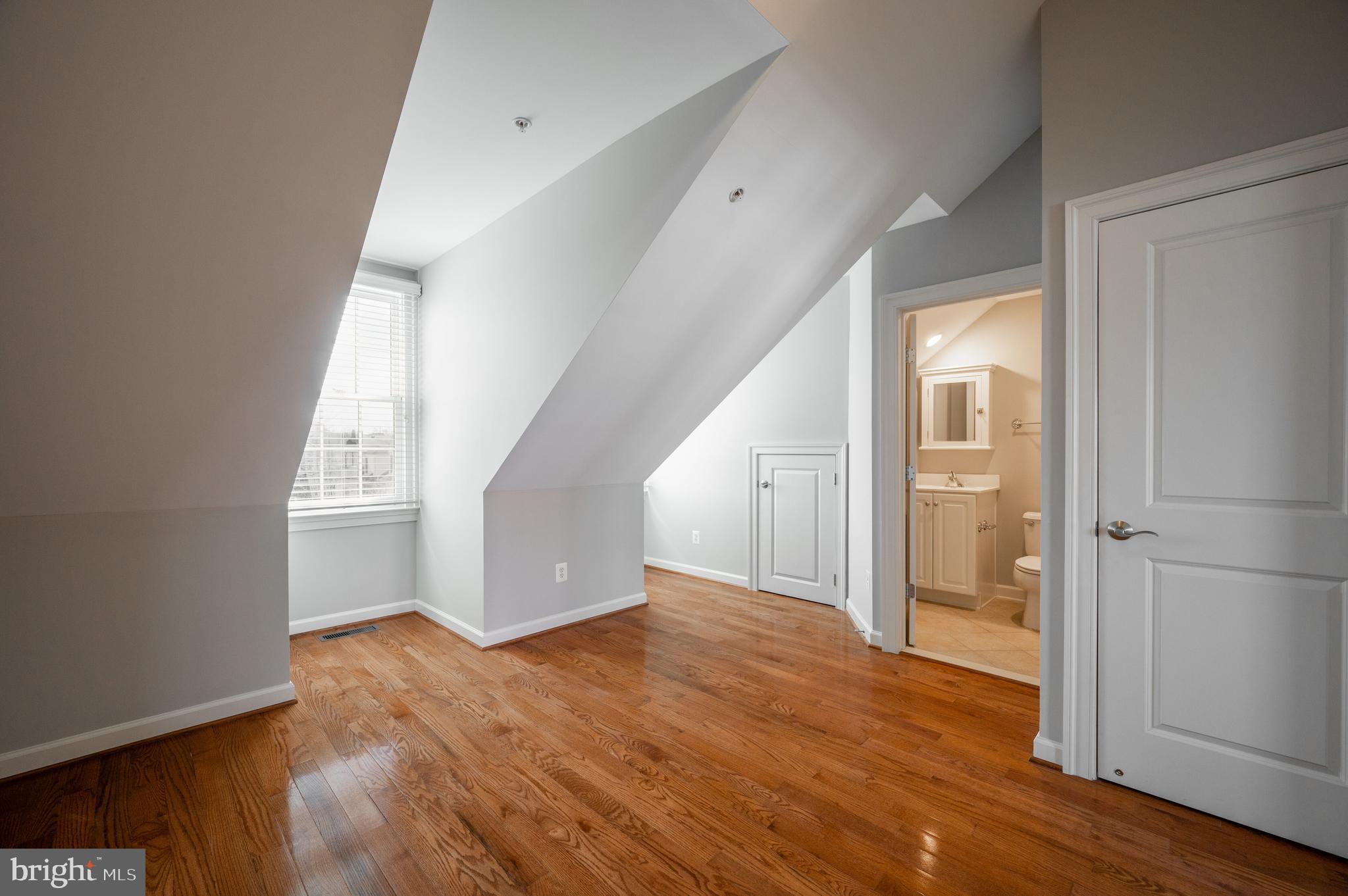 CHATHAM SQUARE - Residential