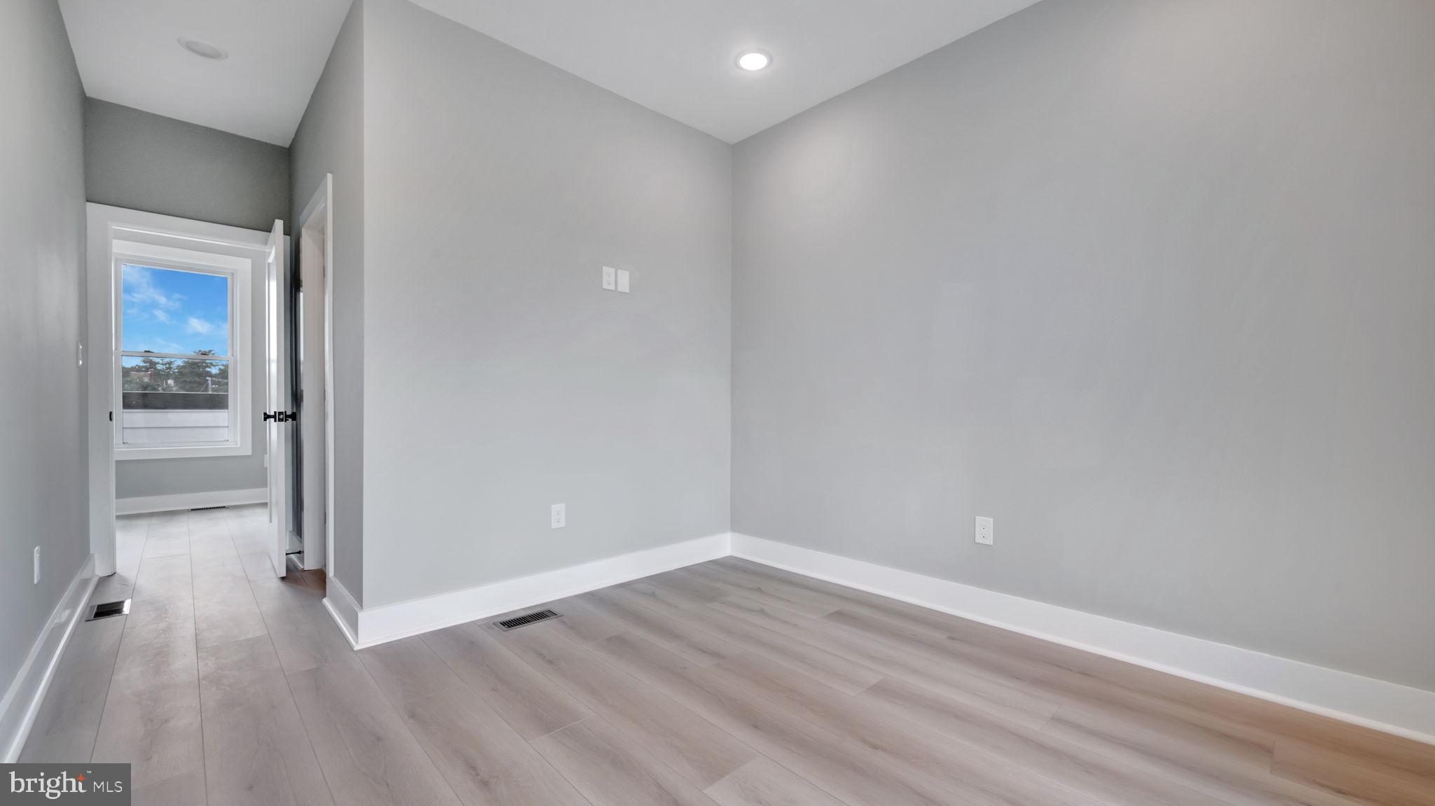 2333 FAIRLAWN AVENUE SE 2