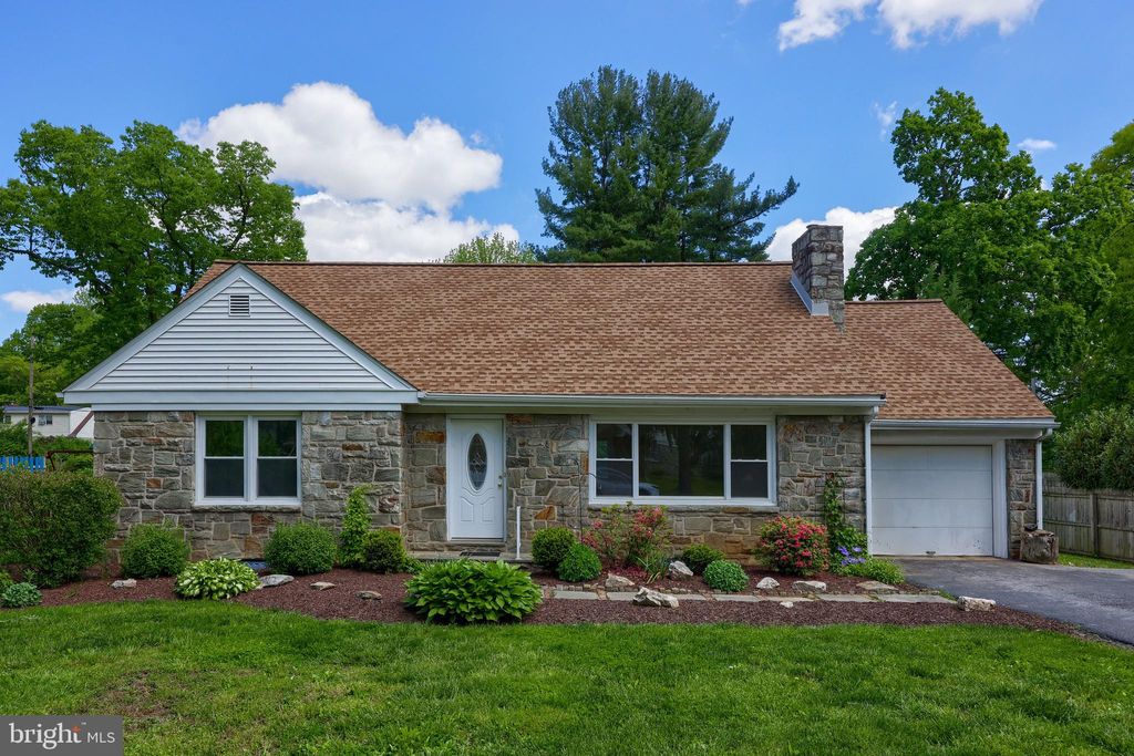 Photo of 1978 PLEASANT PL, LANCASTER, PA 17601 (MLS # PALA2034732)