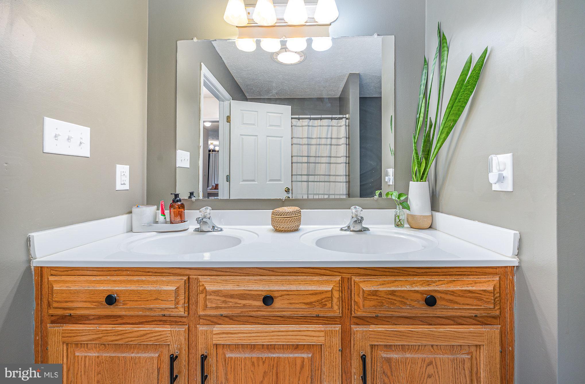 RINE ESTATES - Residential