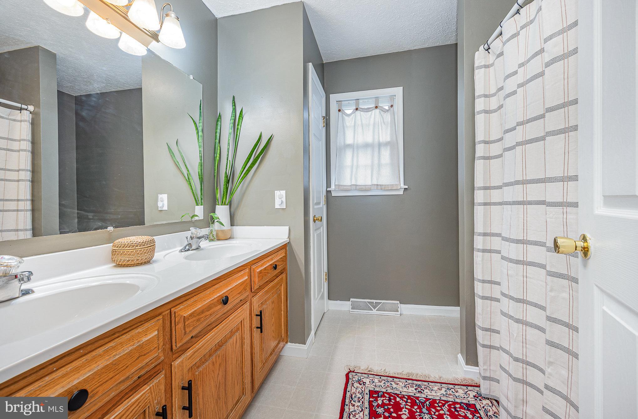 RINE ESTATES - Residential