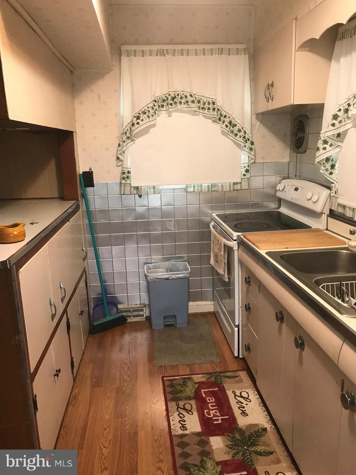 MARLYN MANOR - Residential