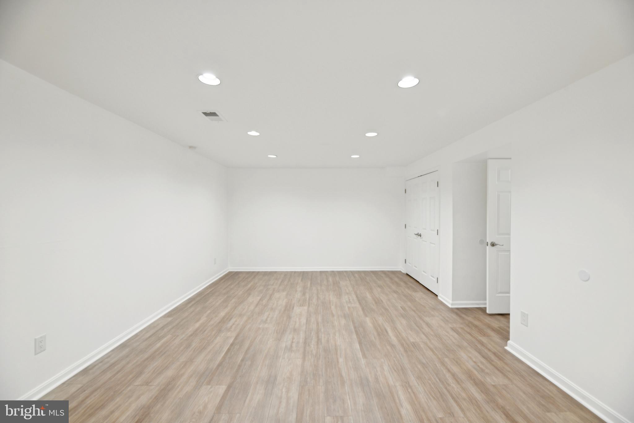 CONNEMARA WOODS - Residential