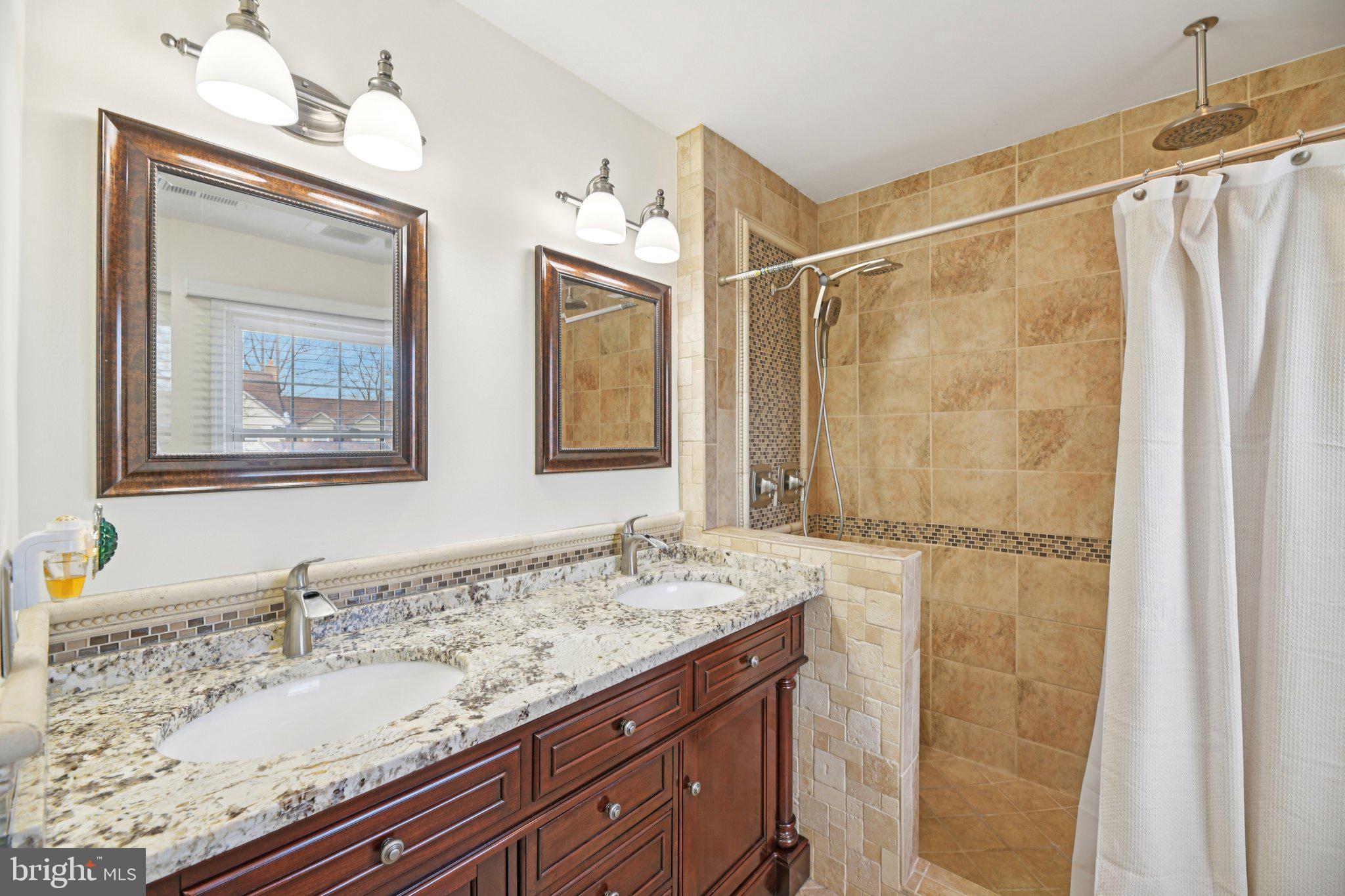 CONNEMARA WOODS - Residential