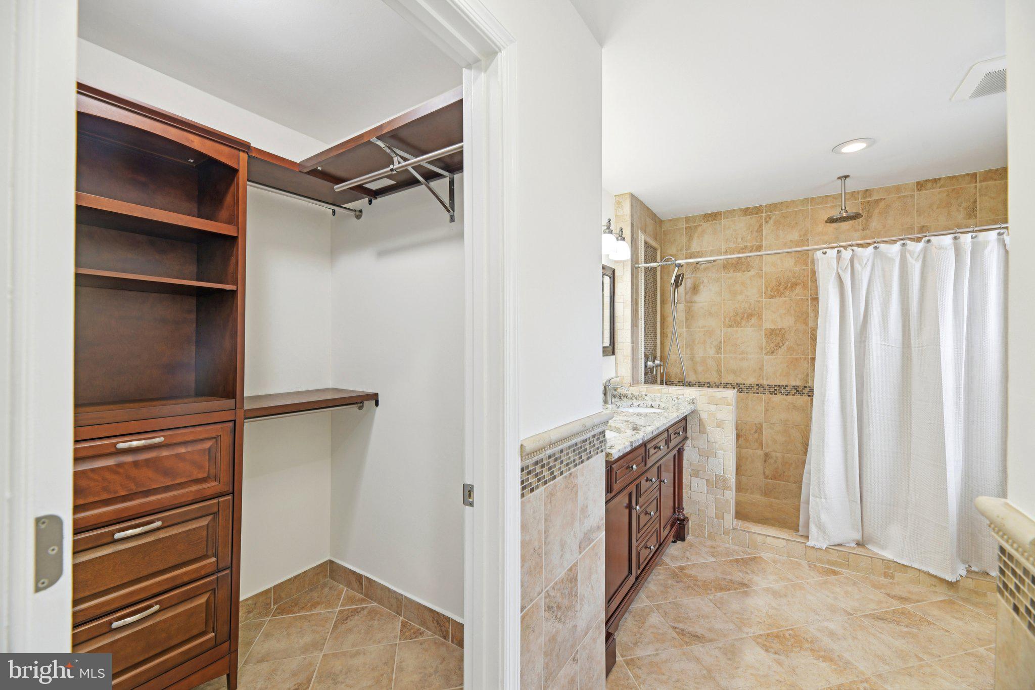 CONNEMARA WOODS - Residential