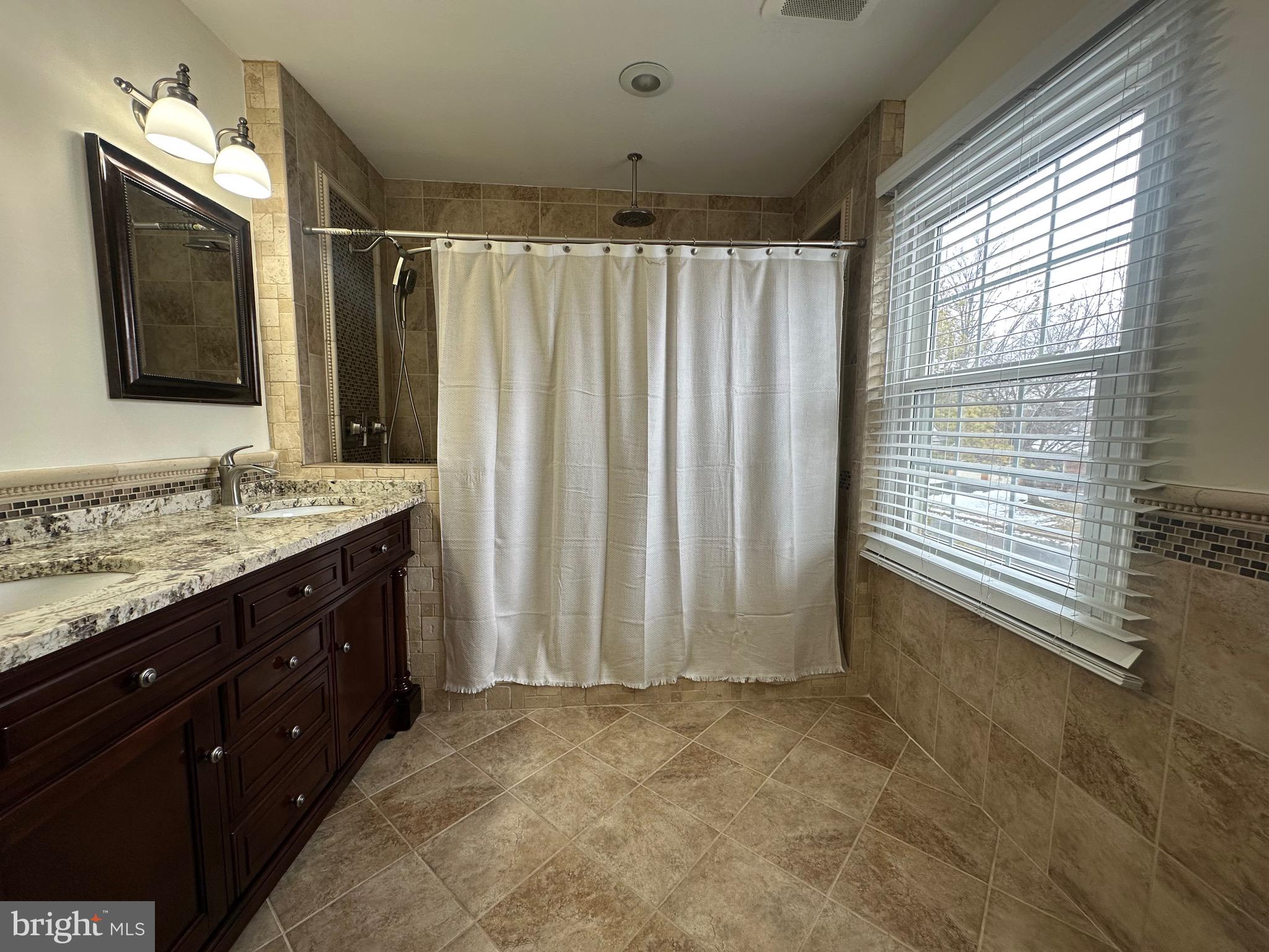 CONNEMARA WOODS - Residential