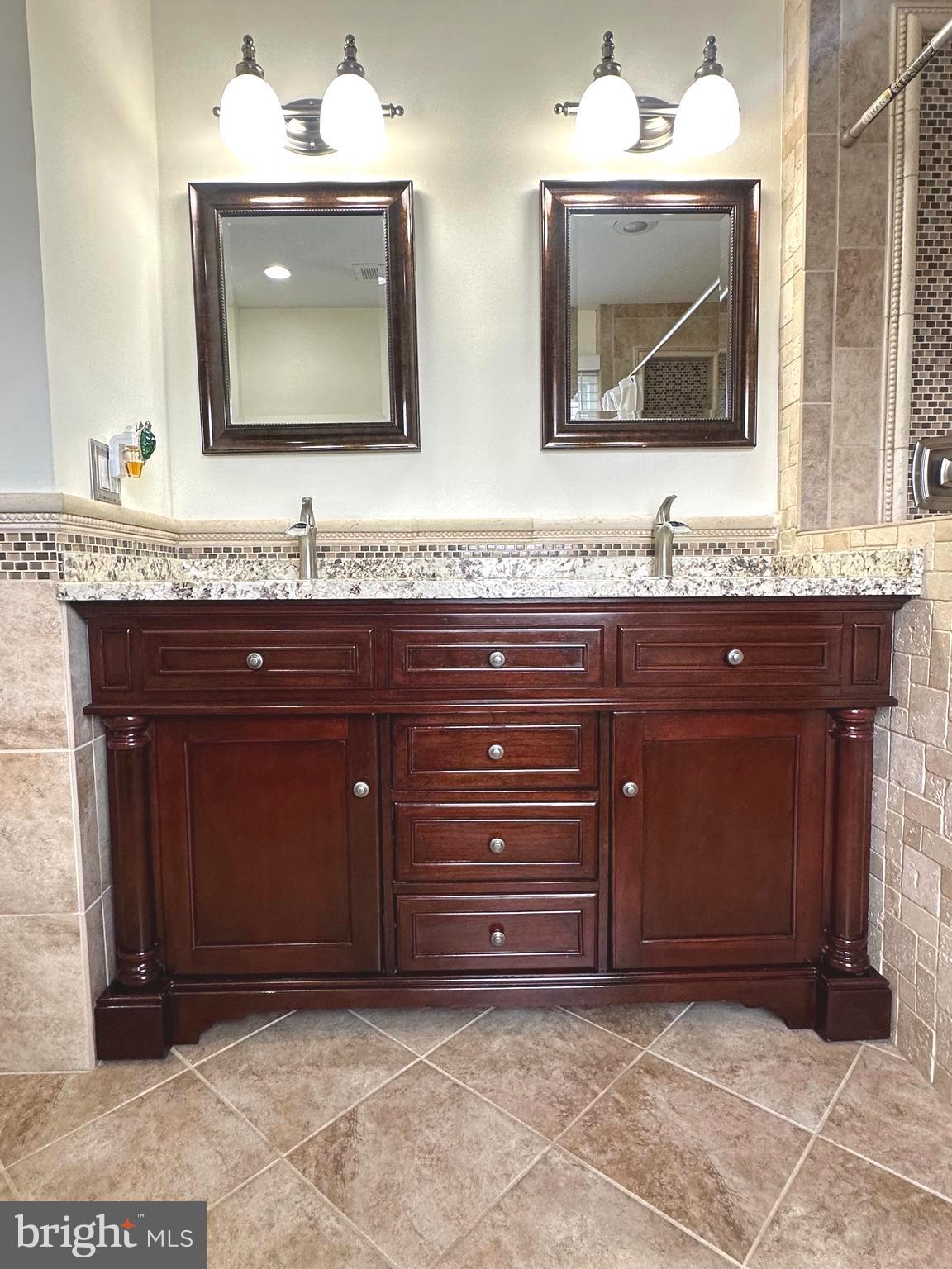 CONNEMARA WOODS - Residential