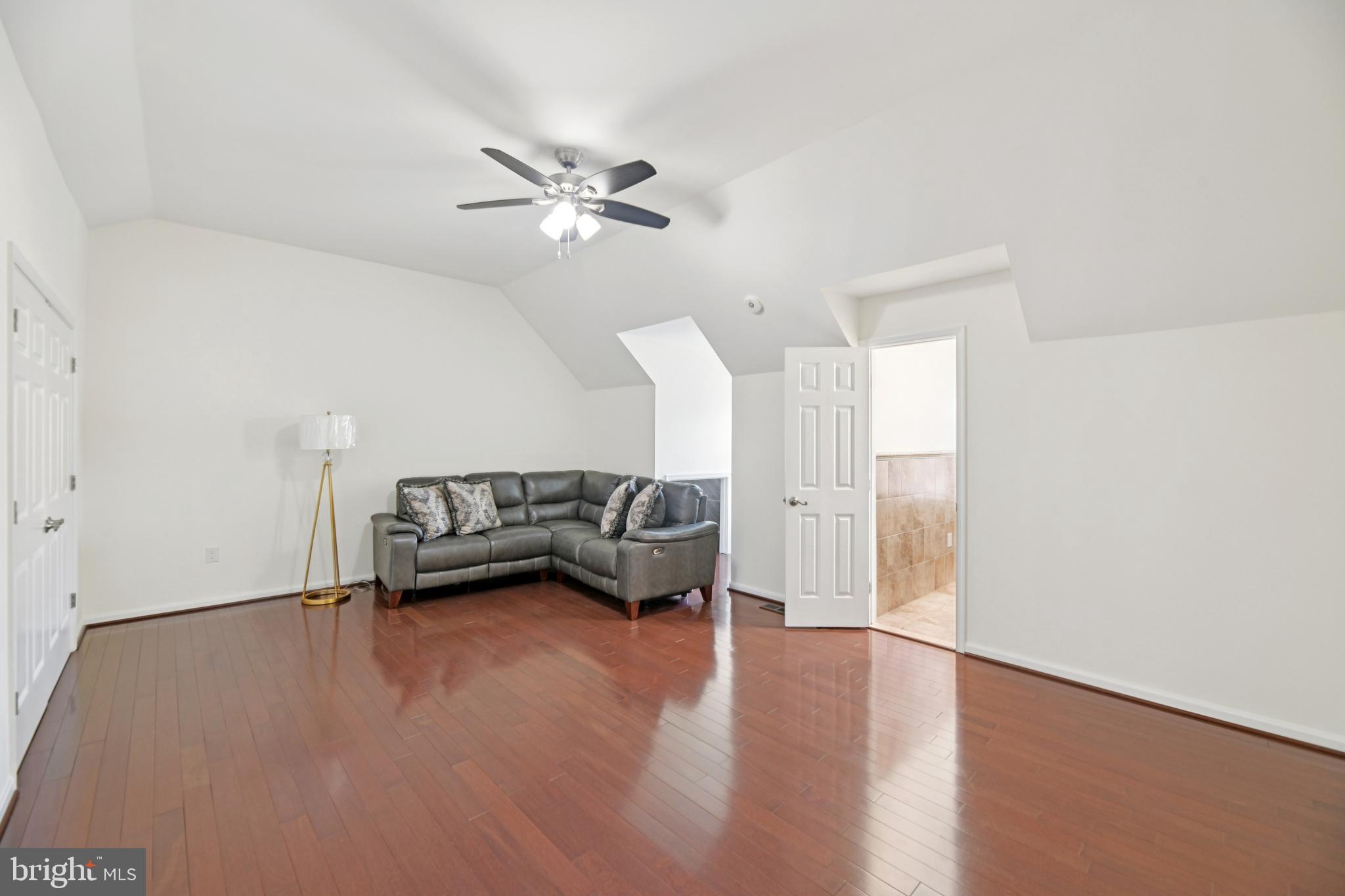 CONNEMARA WOODS - Residential