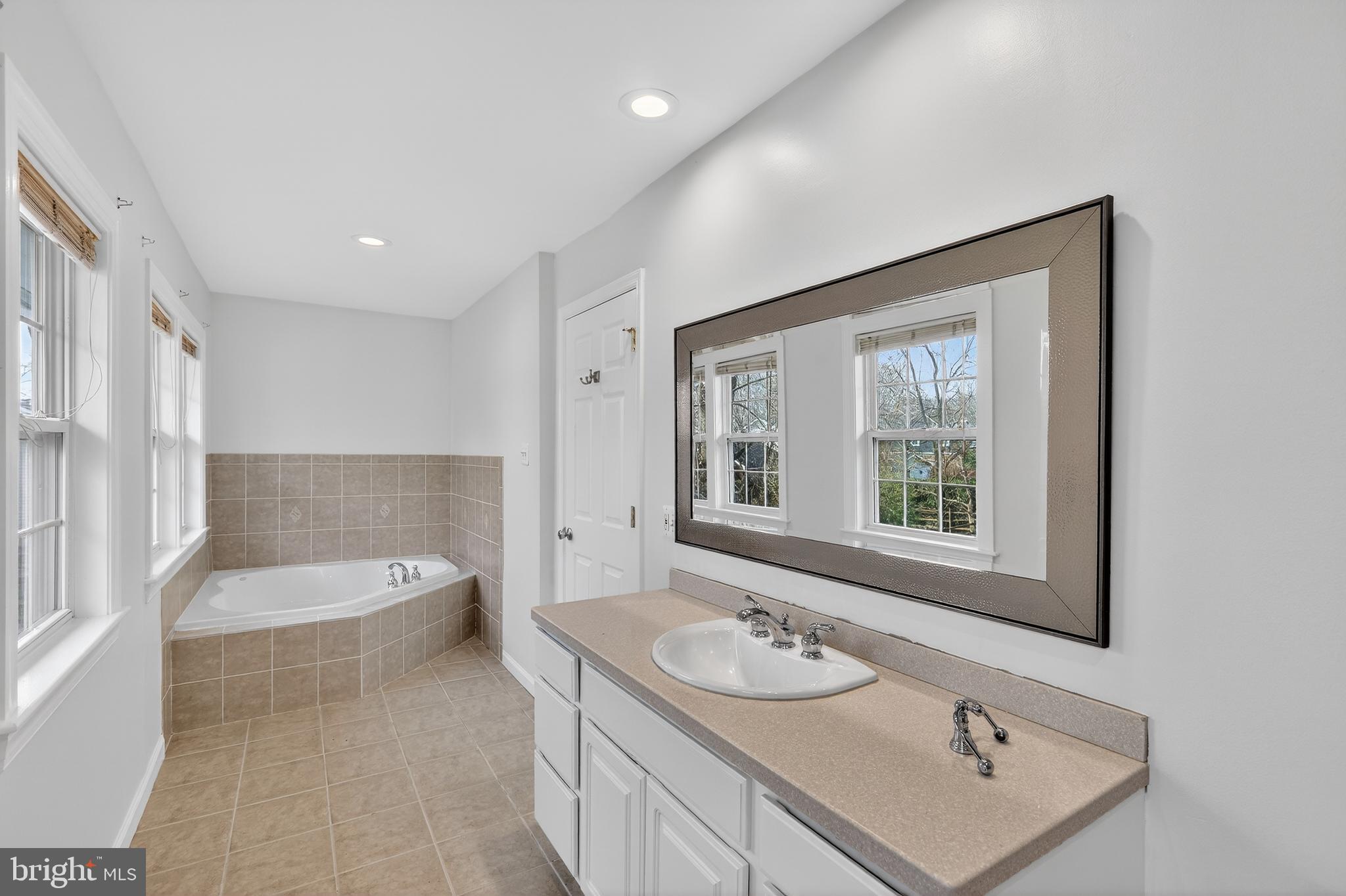 WAYSIDE - Residential