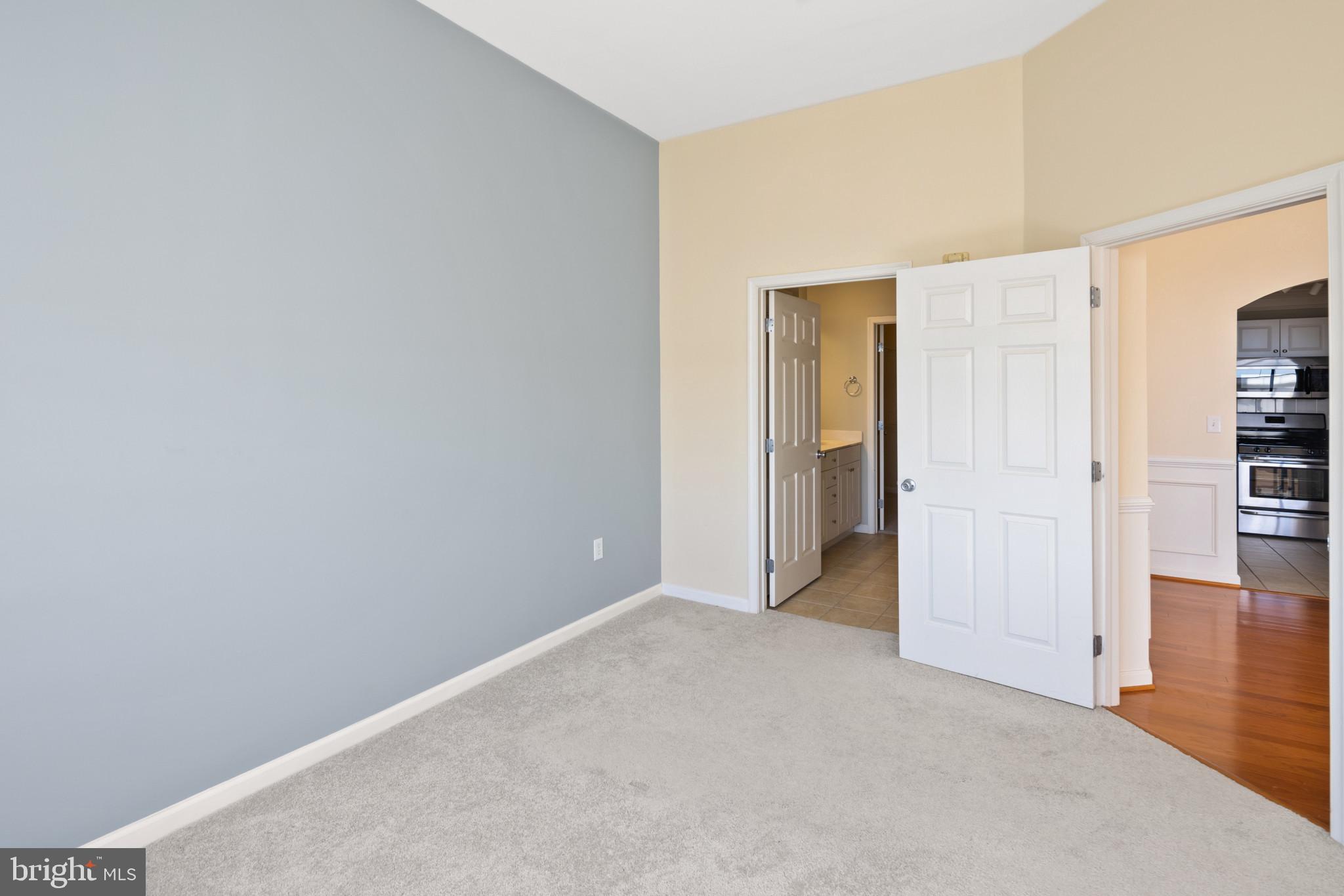 THE COLONNADE AT KENTLANDS - Residential