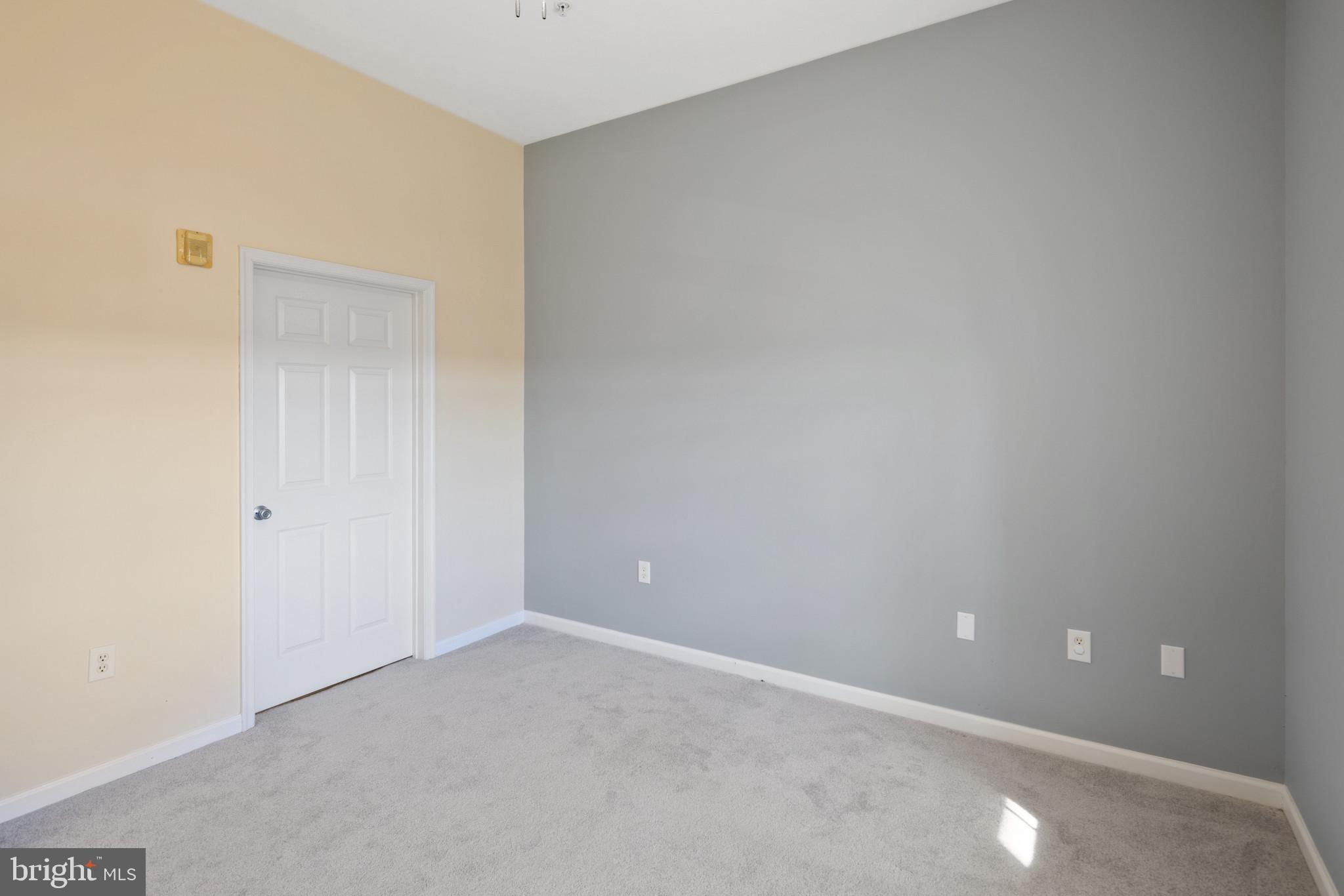 THE COLONNADE AT KENTLANDS - Residential