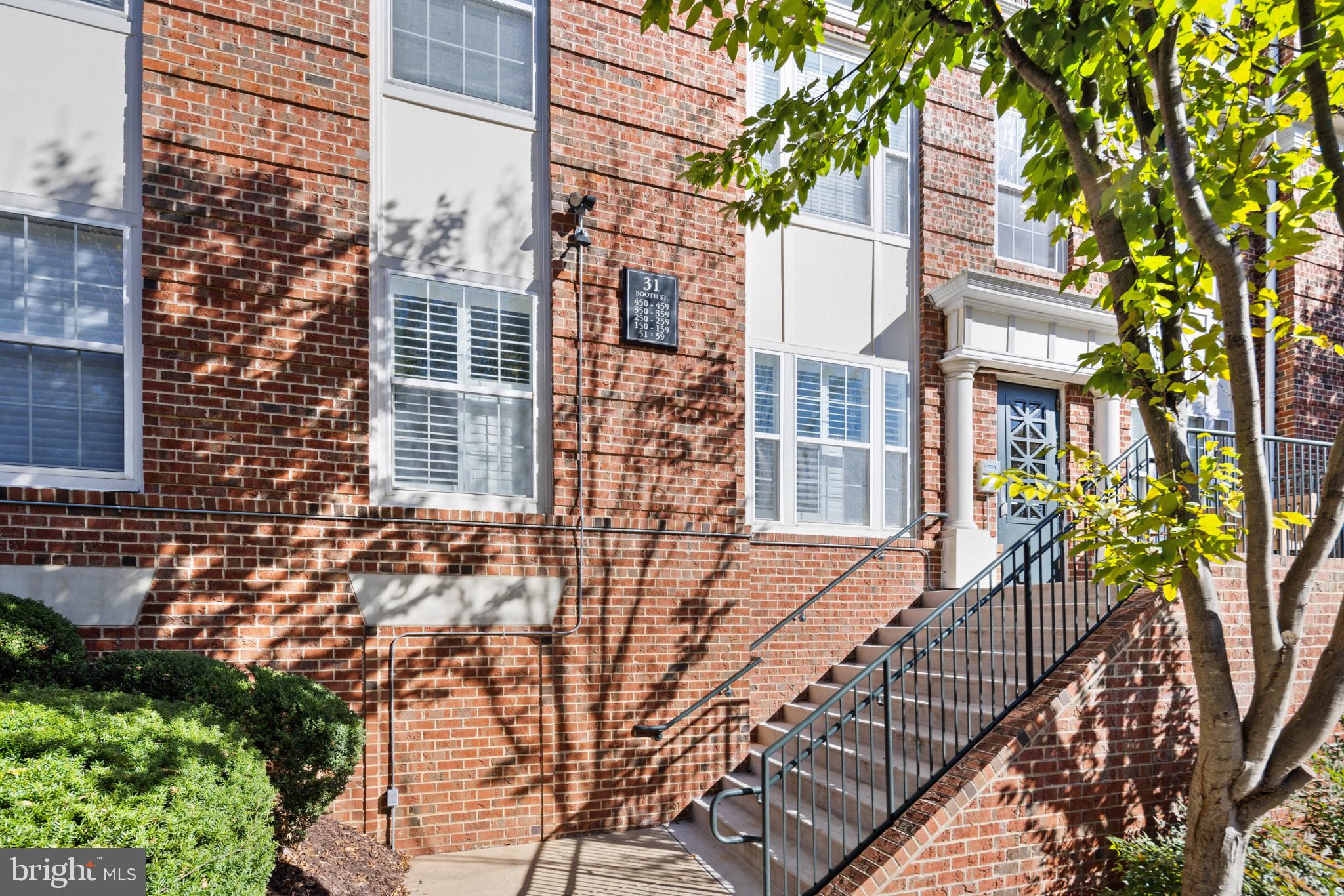 THE COLONNADE AT KENTLANDS - Residential