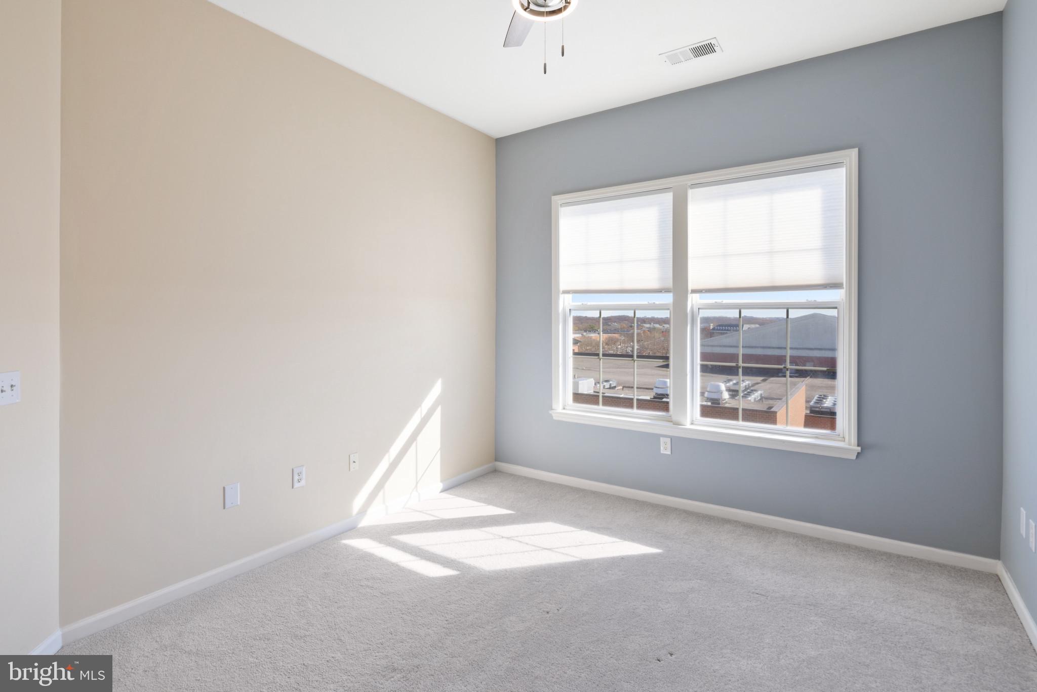 THE COLONNADE AT KENTLANDS - Residential