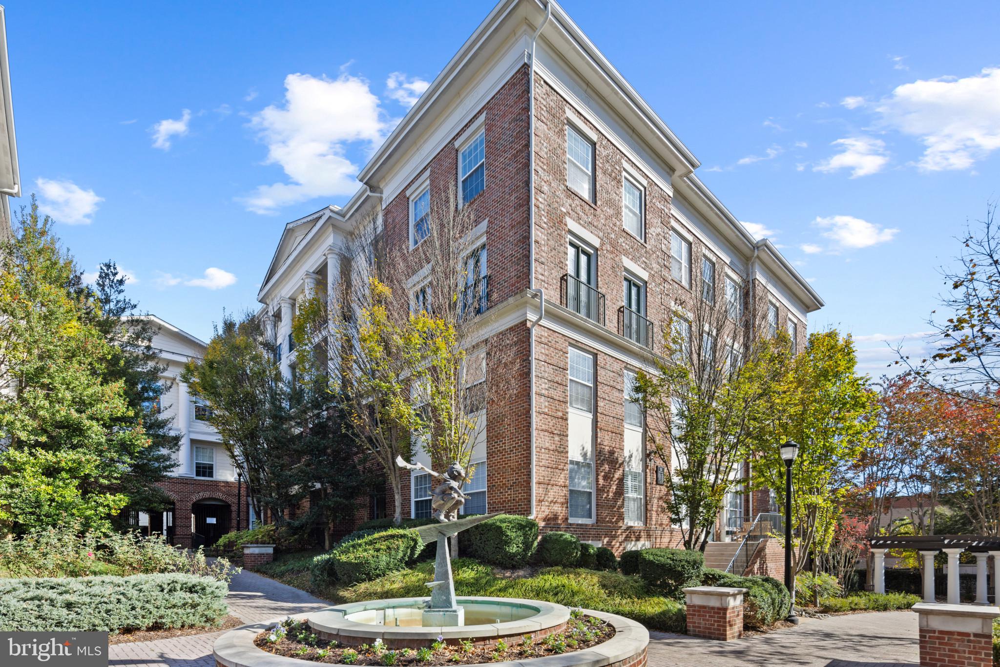 THE COLONNADE AT KENTLANDS - Residential