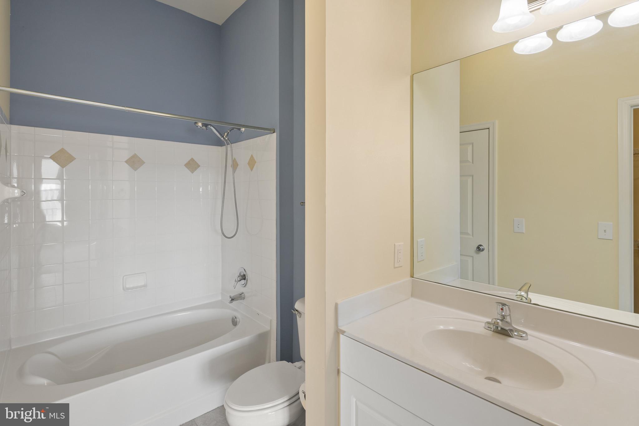 THE COLONNADE AT KENTLANDS - Residential