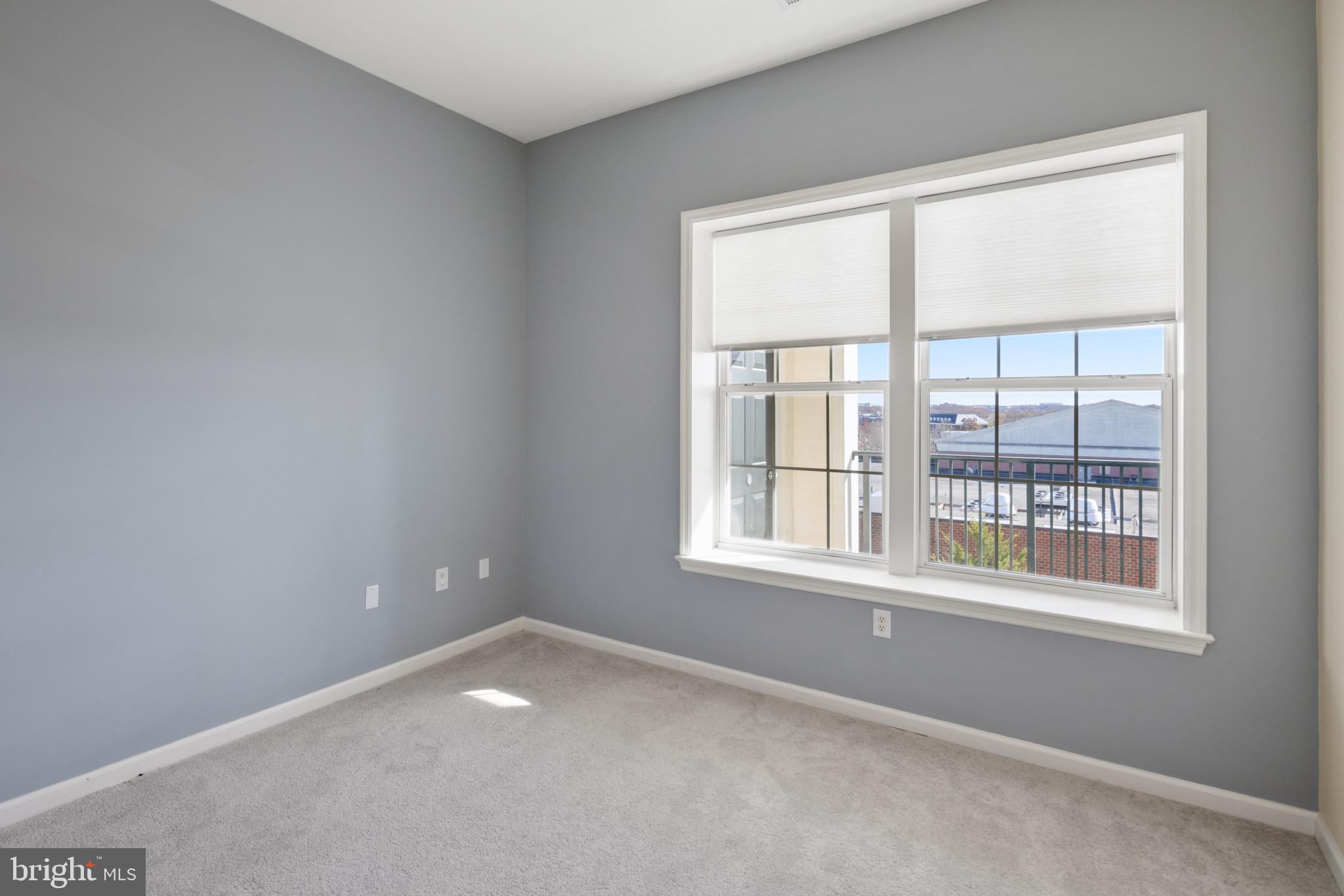 THE COLONNADE AT KENTLANDS - Residential