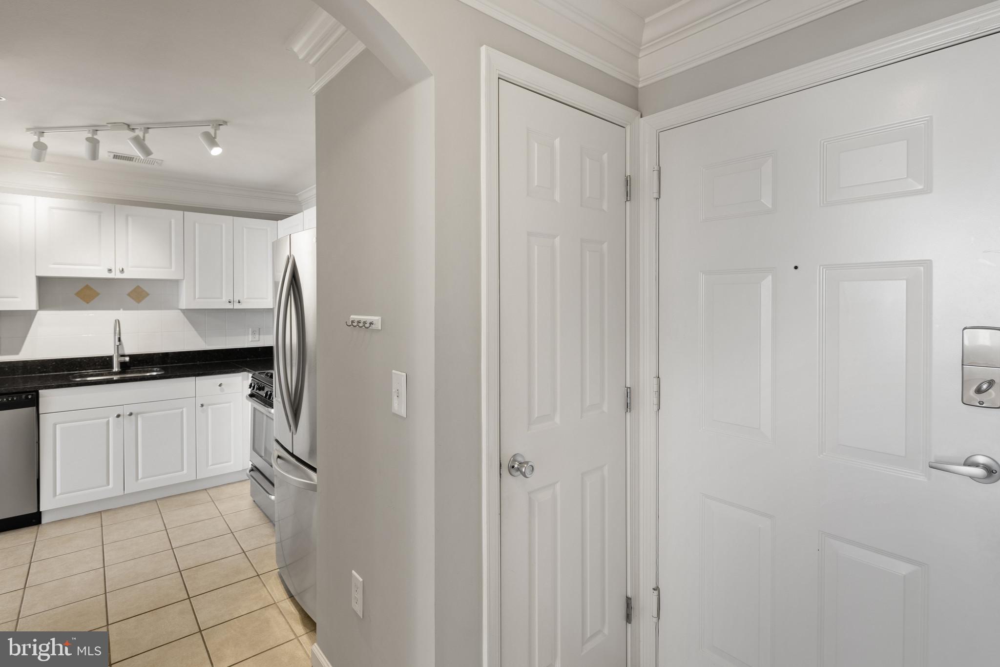 THE COLONNADE AT KENTLANDS - Residential