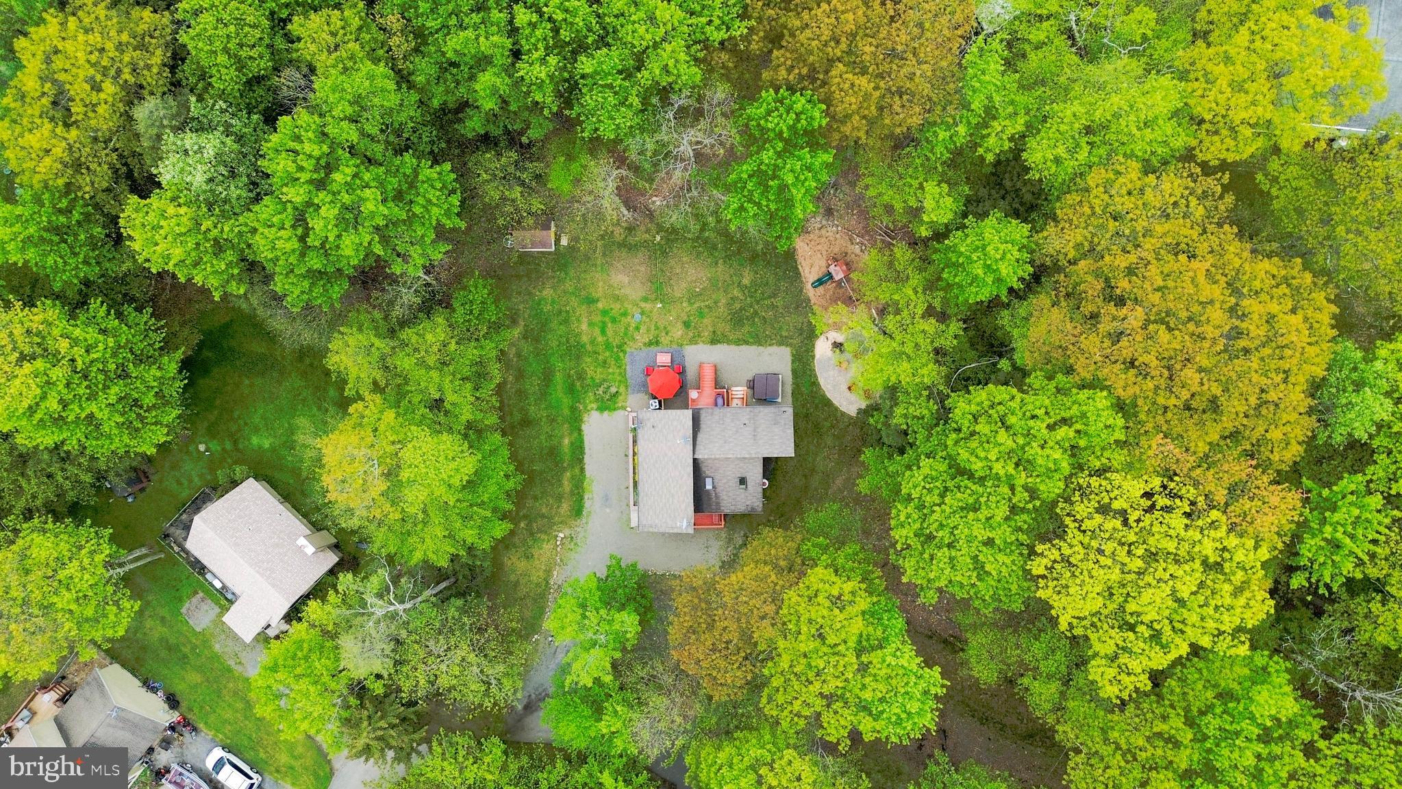 417 ROOSEVELT LANE