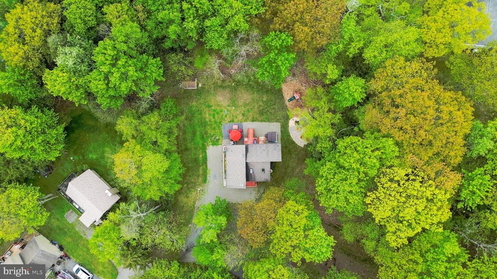 Photo of 417 Roosevelt Lane, TOBYHANNA, PA 18466 (MLS # PAMR2005160)