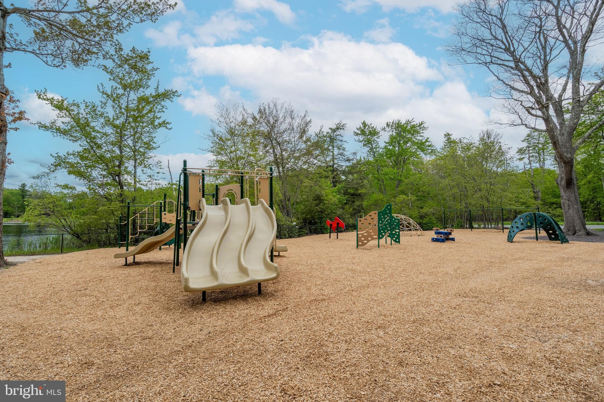 POCONO FARMS - Residential