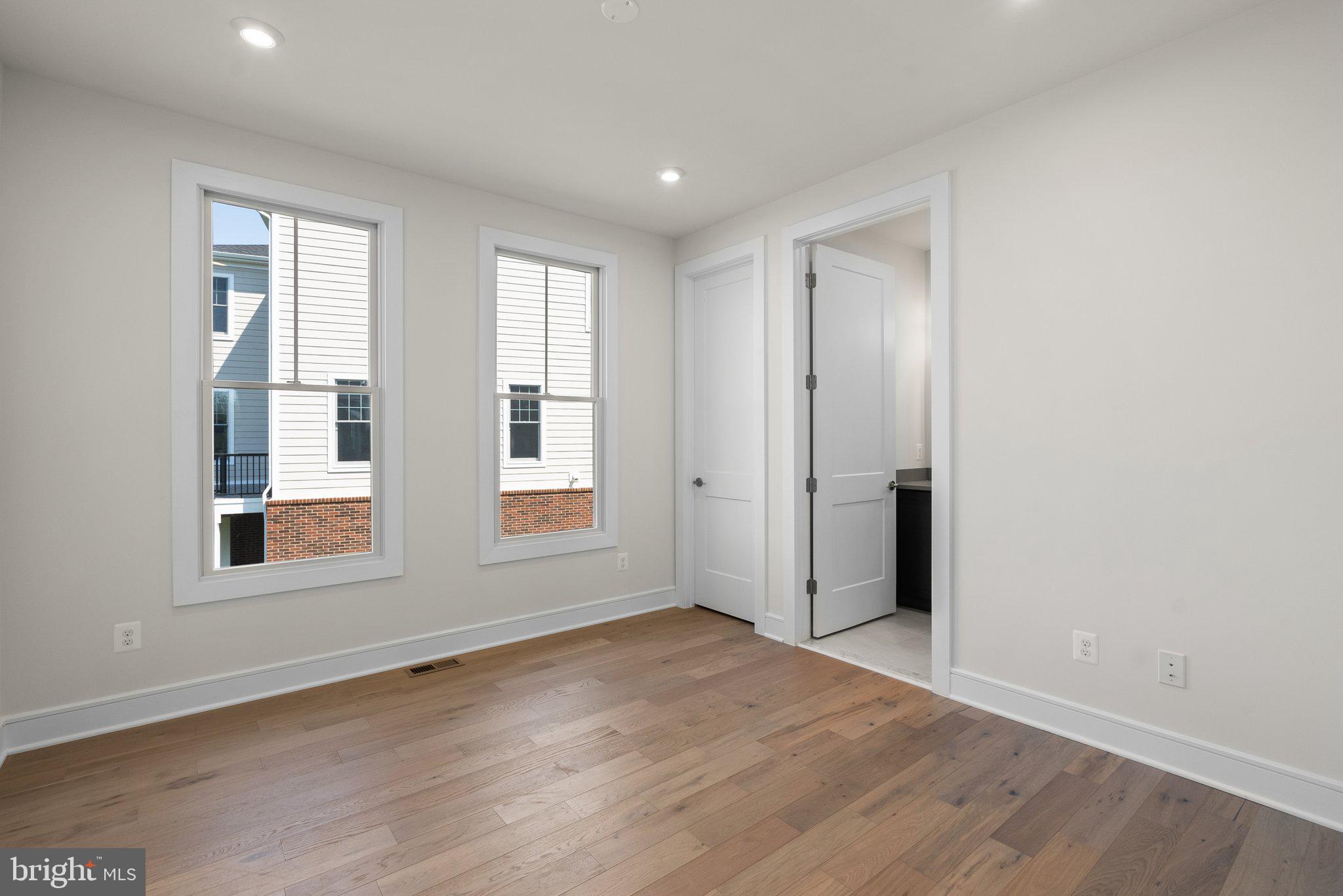 MEADOWBROOK - Residential